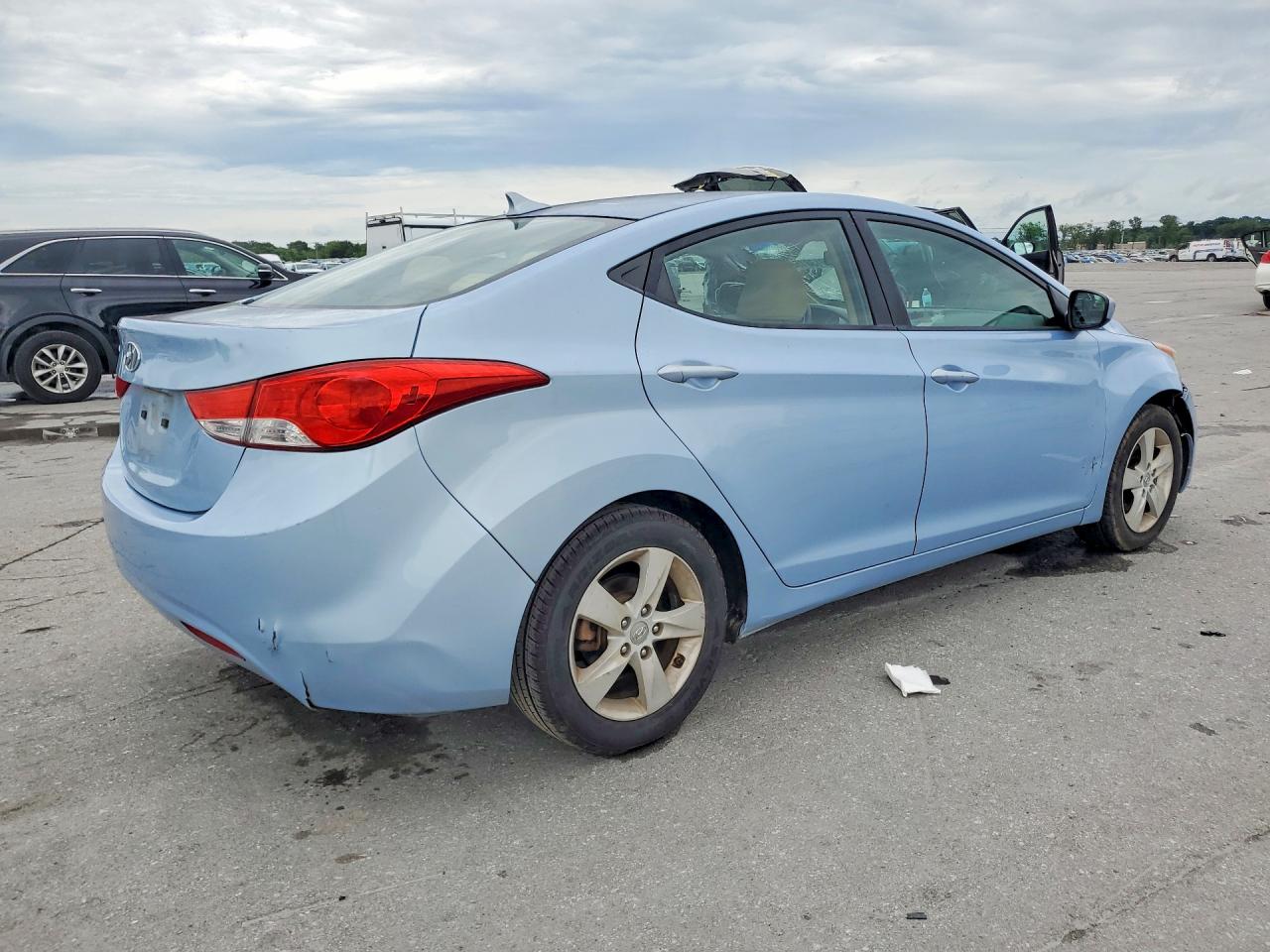 2013 Hyundai Elantra Gls Blue vin: KMHDH4AE3DU705736
