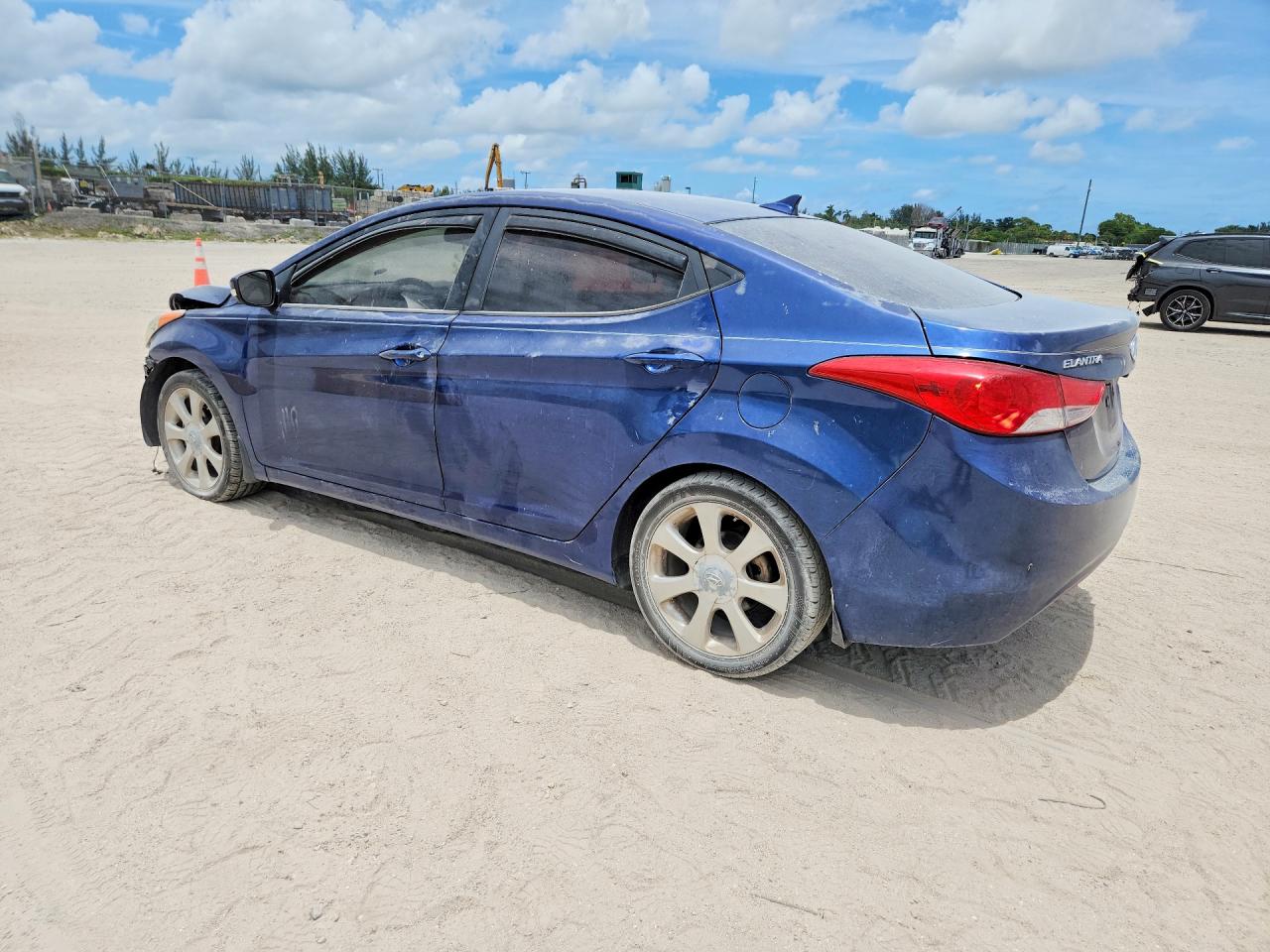 2013 Hyundai Elantra Limited Blue vin: KMHDH4AE3DU779349