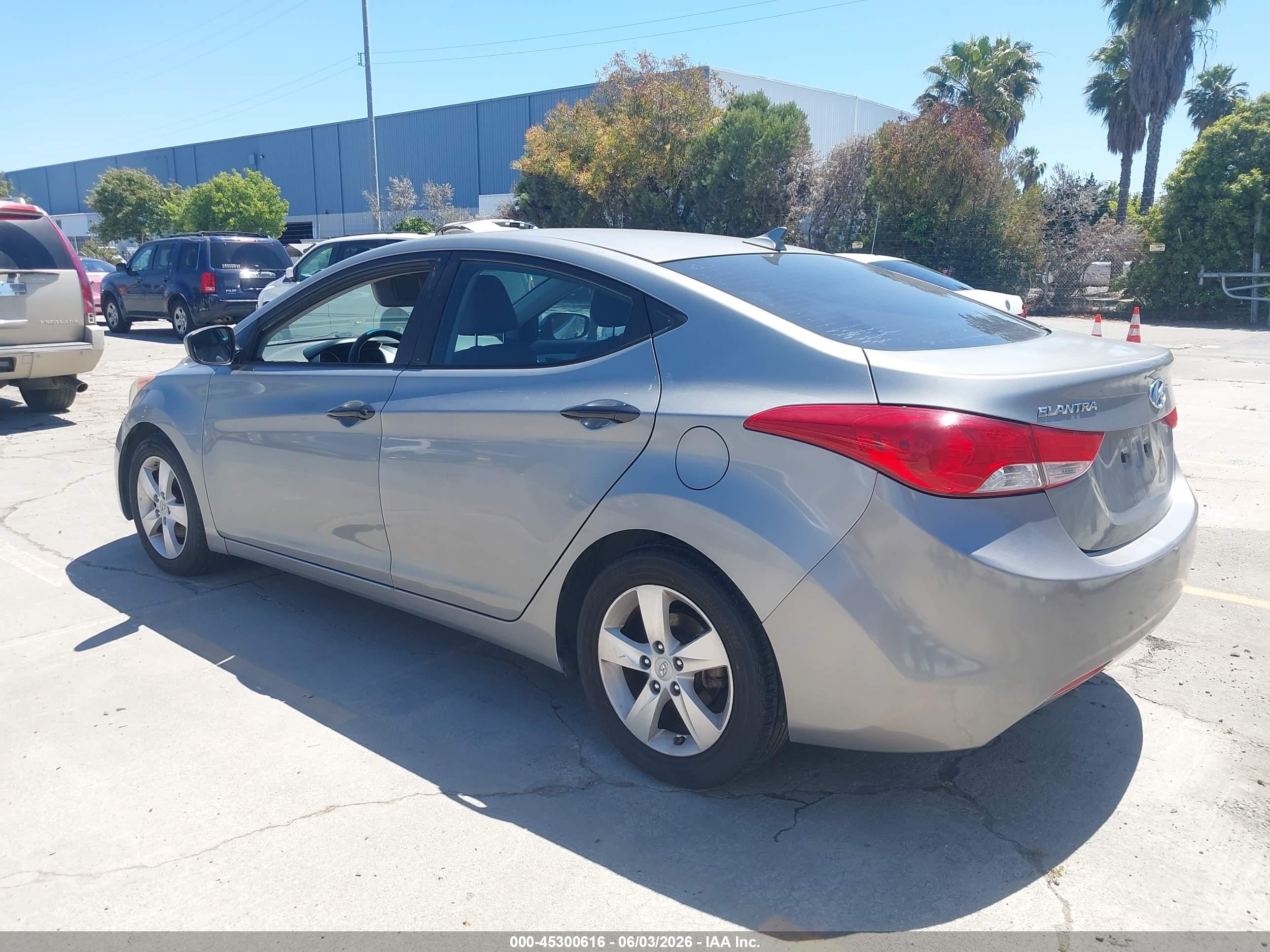 2013 Hyundai Elantra Gls Gray vin: KMHDH4AE3DU799374
