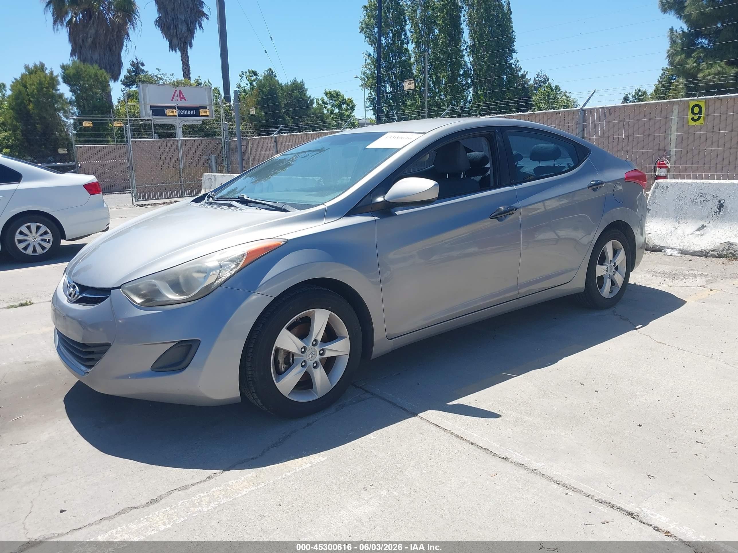 2013 Hyundai Elantra Gls Gray vin: KMHDH4AE3DU799374