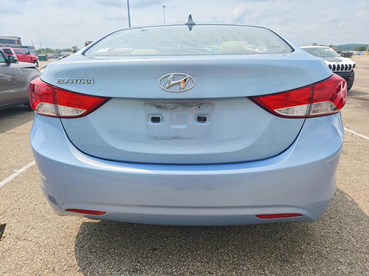 2013 Hyundai Elantra Gls Blue vin: KMHDH4AE3DU801642