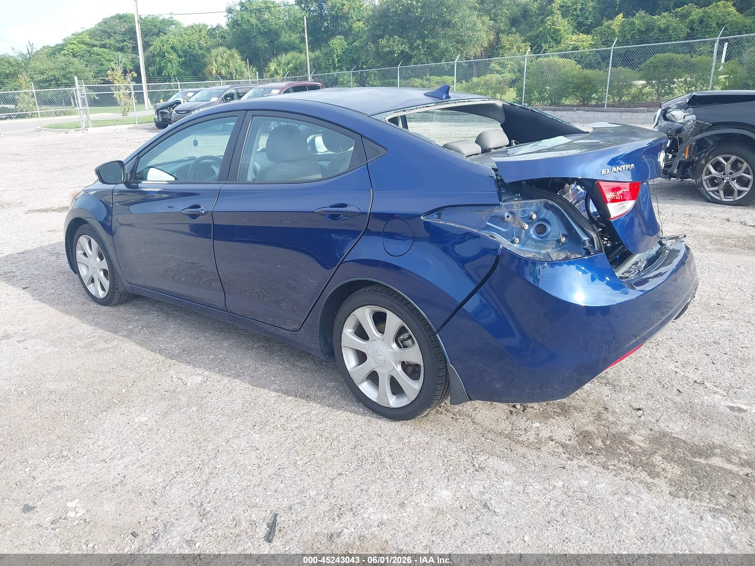 2013 Hyundai Elantra Limited Dark Blue vin: KMHDH4AE3DU839999