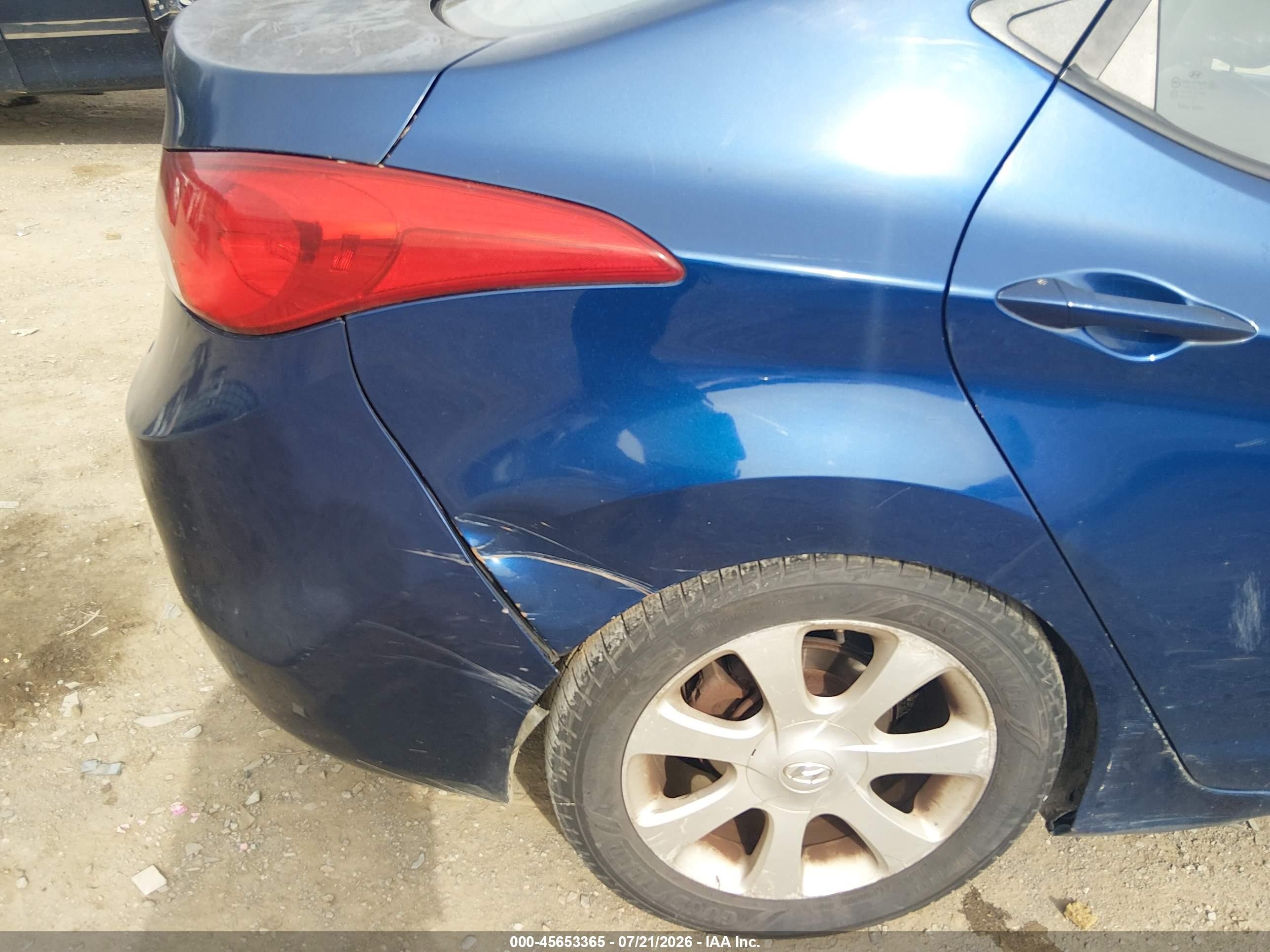 2013 Hyundai Elantra Limited Blue vin: KMHDH4AE3DU867074