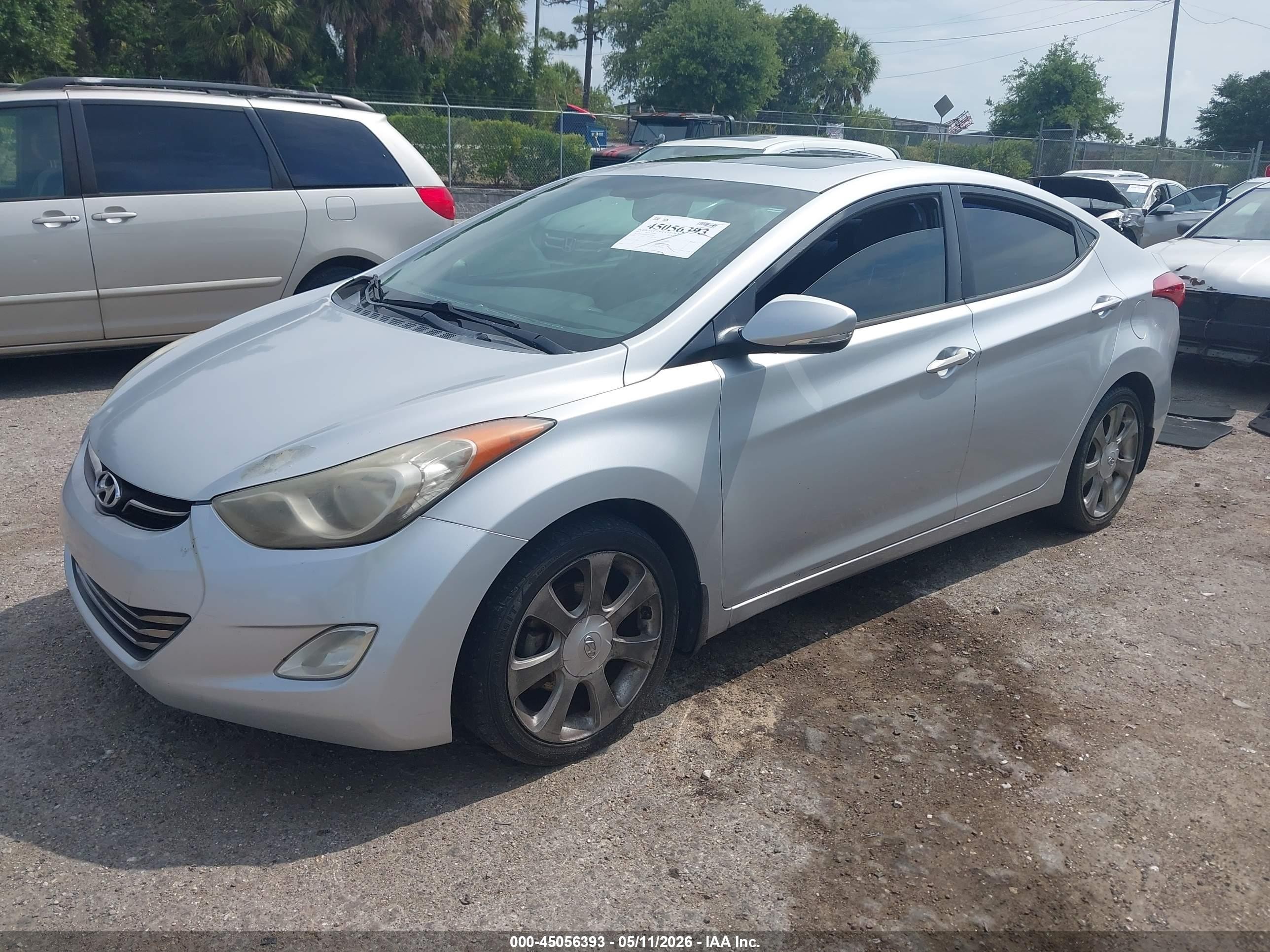 2013 Hyundai Elantra Limited Silver vin: KMHDH4AE3DU919643