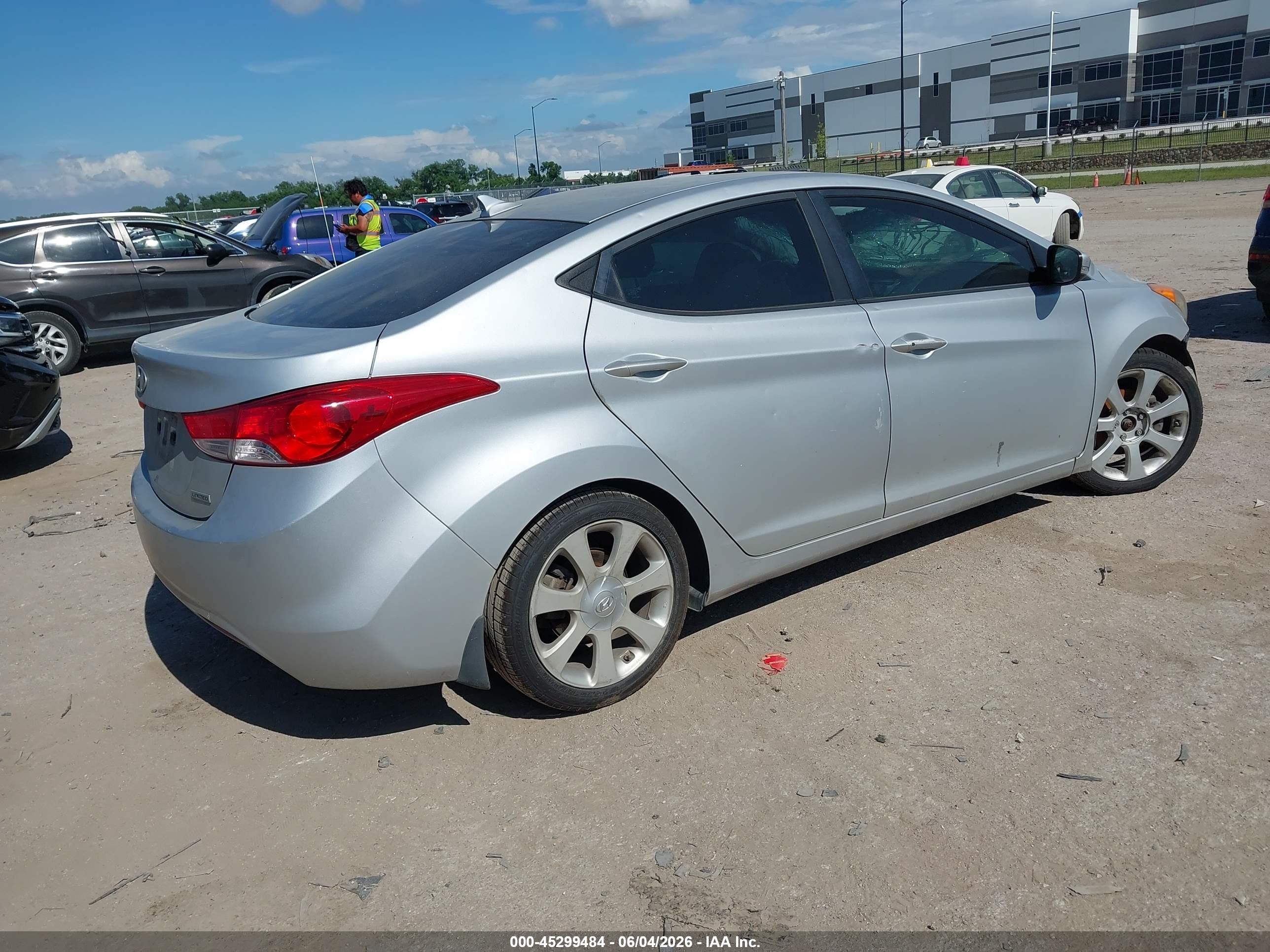 2013 Hyundai Elantra Limited Silver vin: KMHDH4AE3DU934689