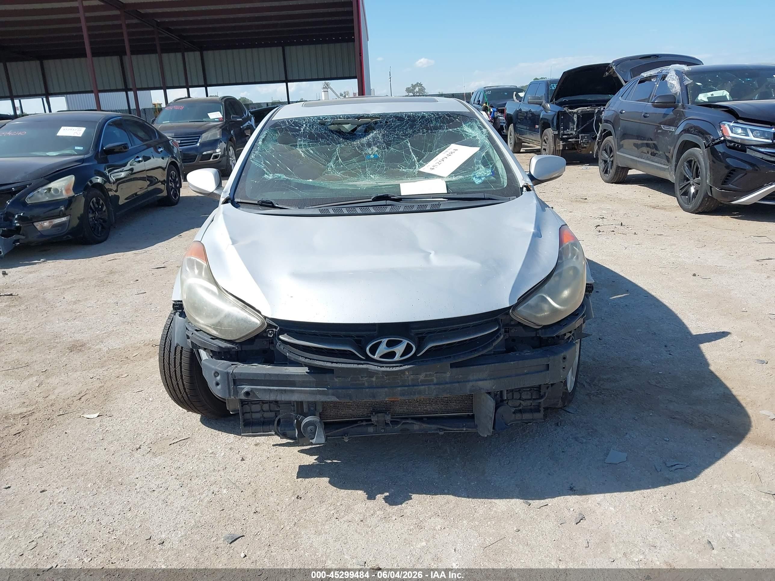 2013 Hyundai Elantra Limited Silver vin: KMHDH4AE3DU934689