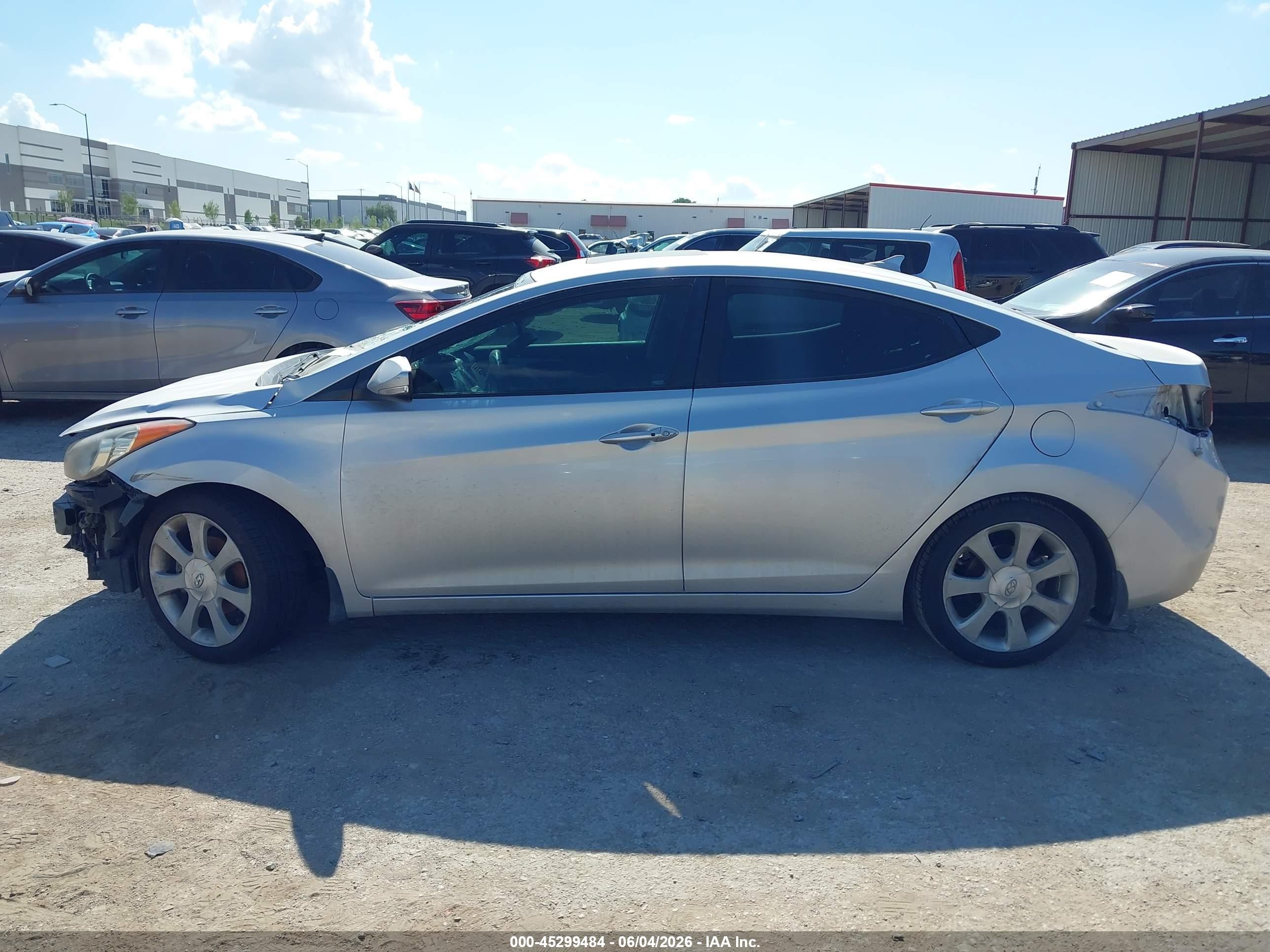 2013 Hyundai Elantra Limited Silver vin: KMHDH4AE3DU934689
