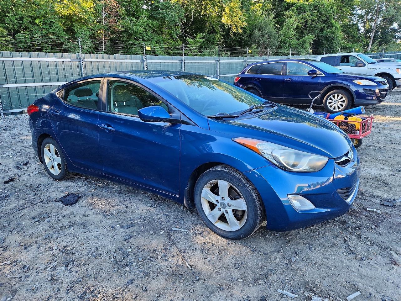 2013 Hyundai Elantra Gls Blue vin: KMHDH4AE3DU968986
