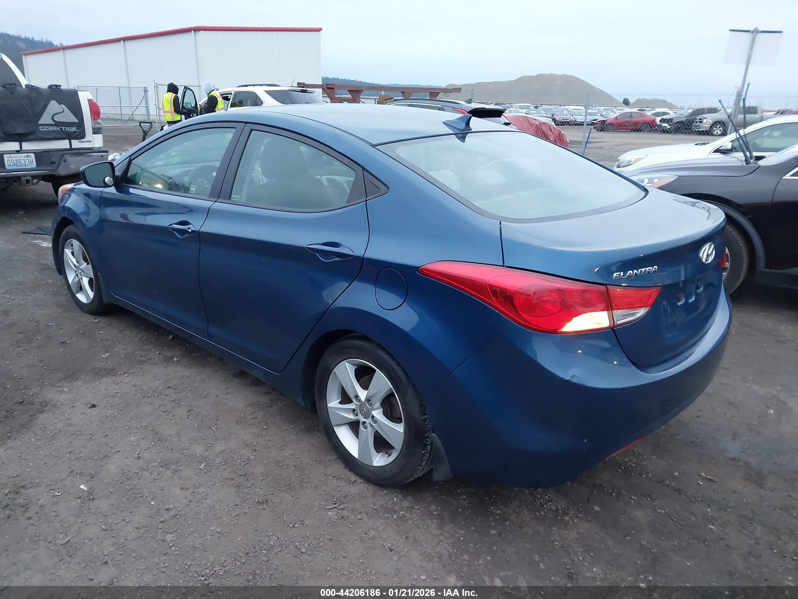 2013 Hyundai Elantra Gls Blue vin: KMHDH4AE3DU976652