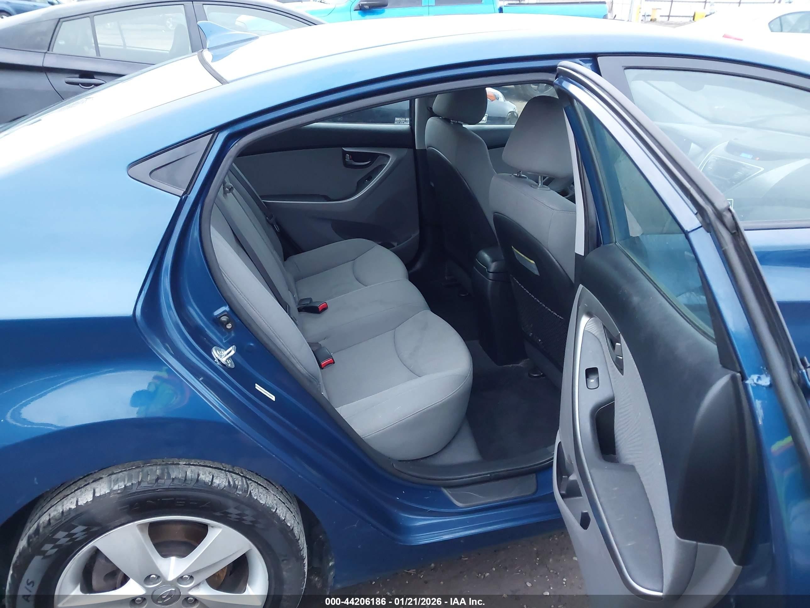2013 Hyundai Elantra Gls Blue vin: KMHDH4AE3DU976652