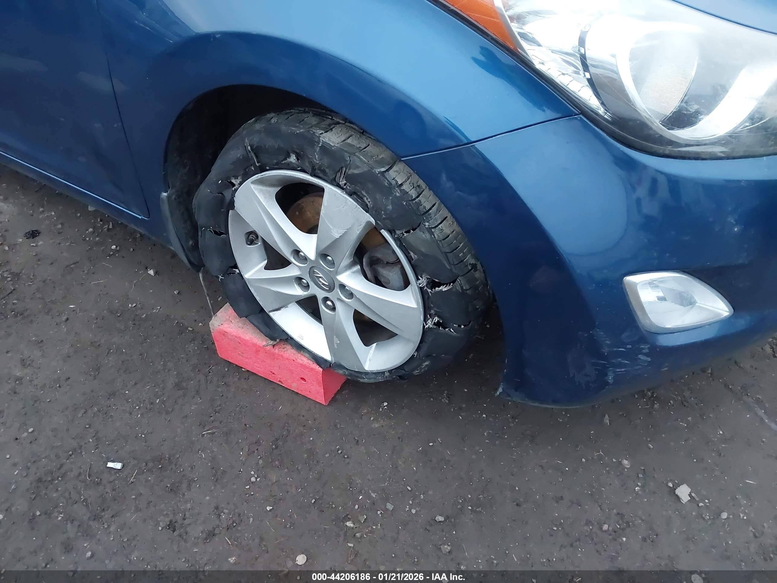 2013 Hyundai Elantra Gls Blue vin: KMHDH4AE3DU976652