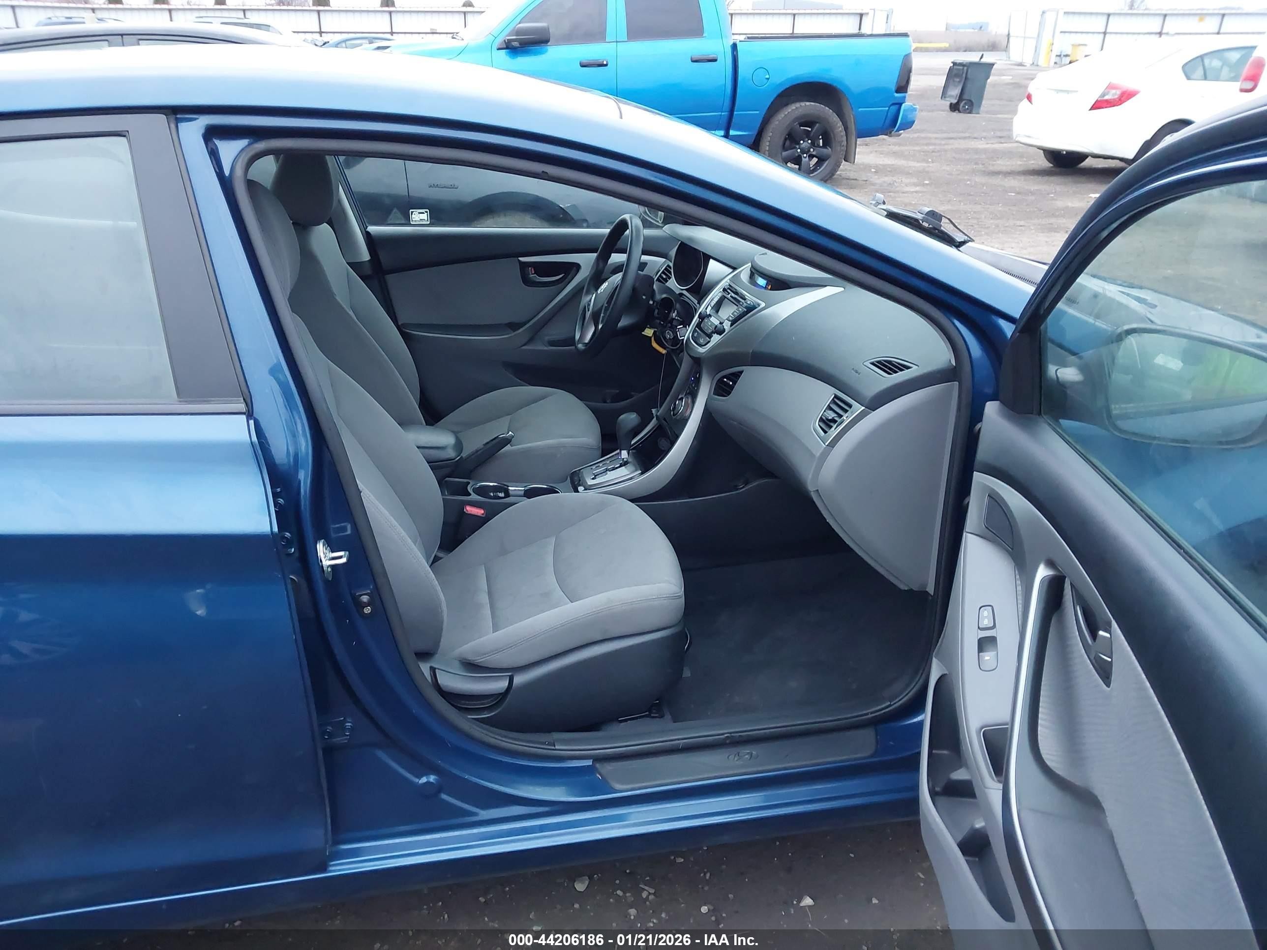 2013 Hyundai Elantra Gls Blue vin: KMHDH4AE3DU976652