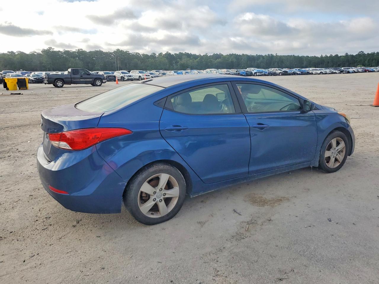 2013 Hyundai Elantra Gls Blue vin: KMHDH4AE3DU998375