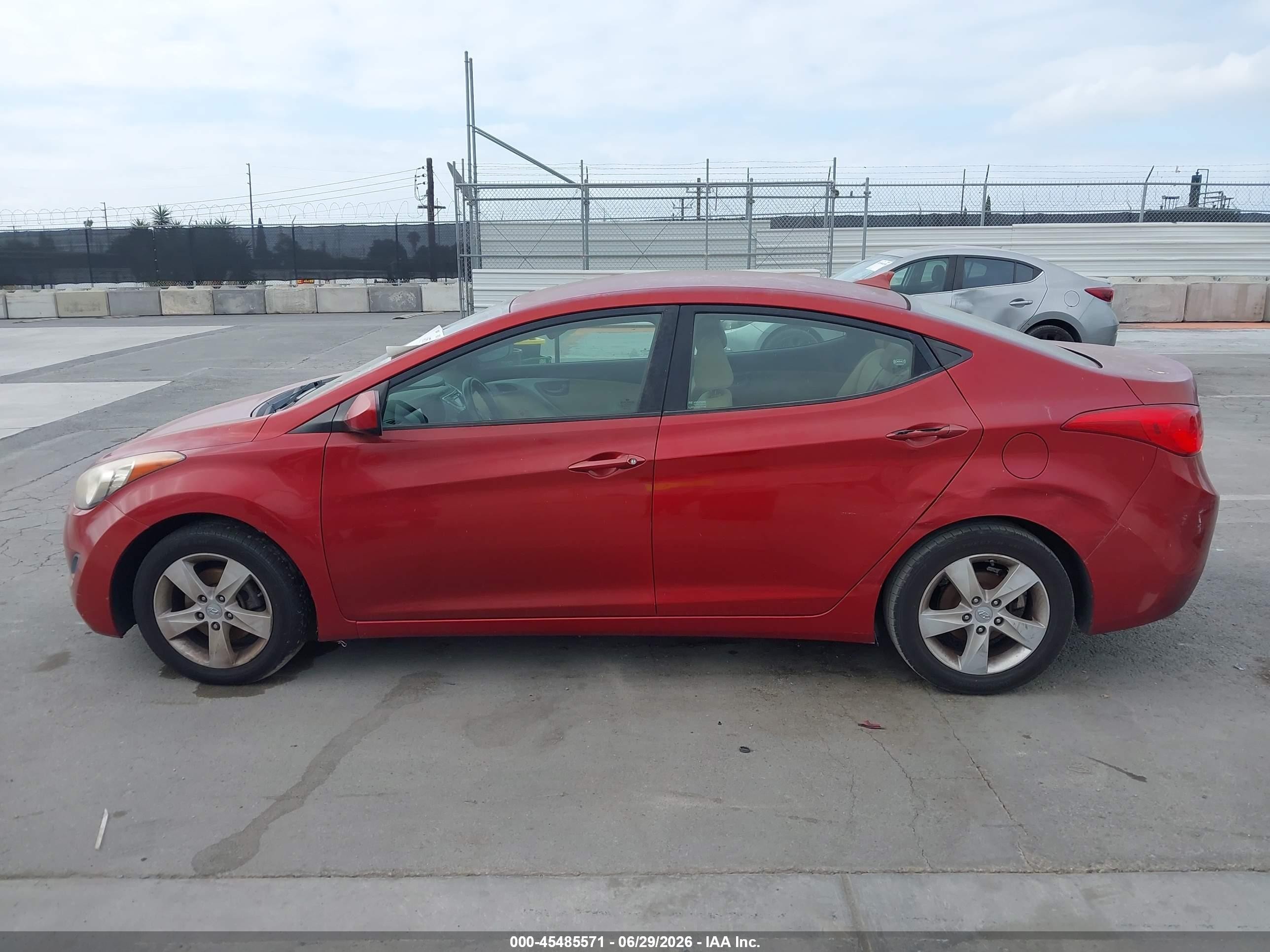 2011 Hyundai Elantra Gls (ulsan Plant) Red vin: KMHDH4AE4BU135873