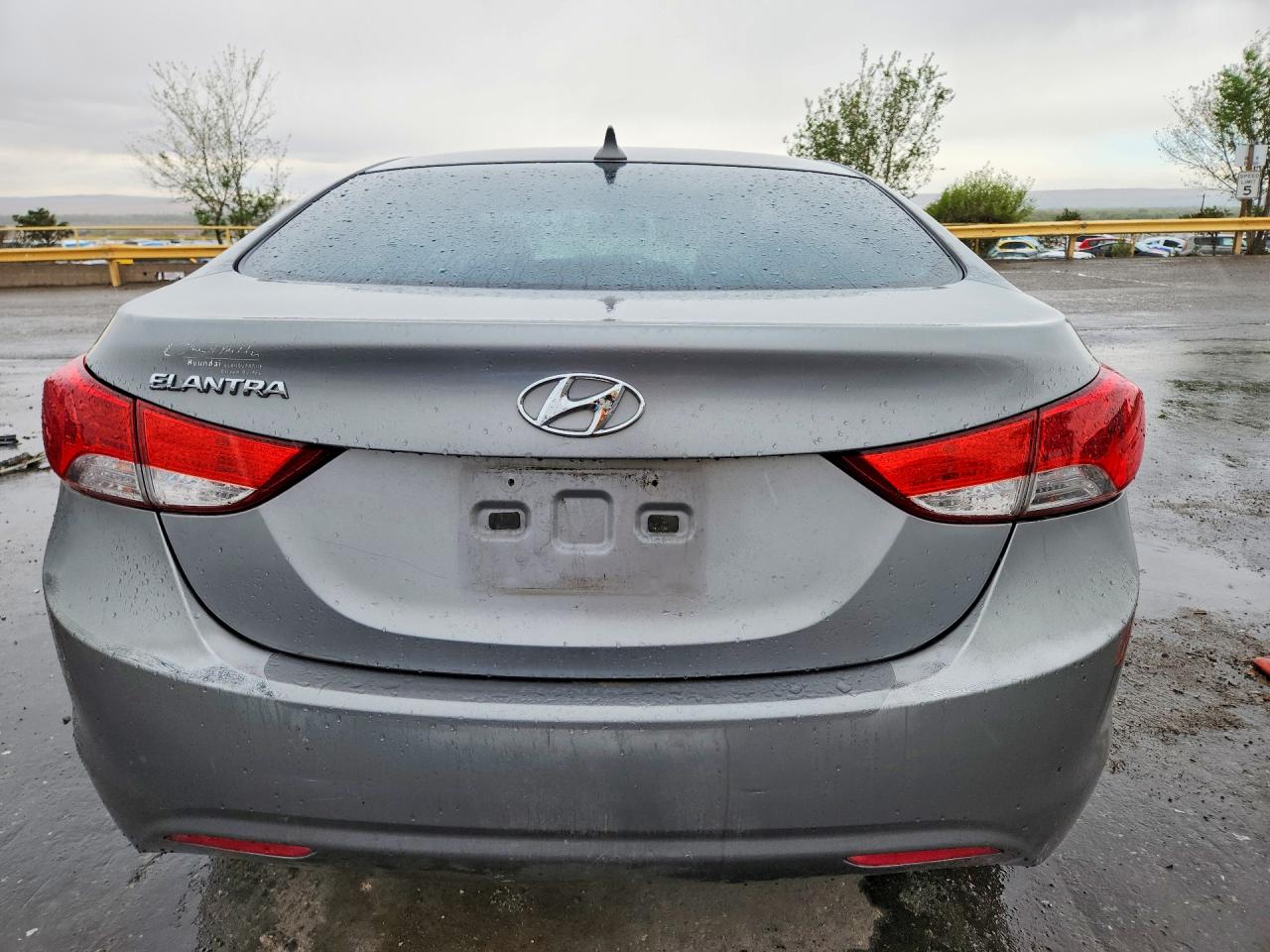 2011 Hyundai Elantra Silver vin: KMHDH4AE4BU162359