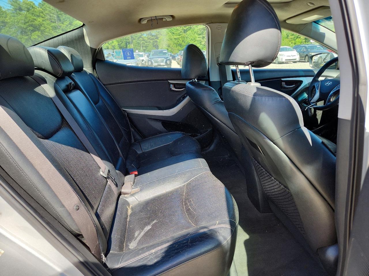 2012 Hyundai Elantra Limited Silver vin: KMHDH4AE4CU308390