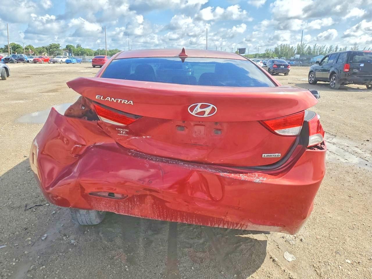 2013 Hyundai Elantra Limited Red vin: KMHDH4AE4DU507330