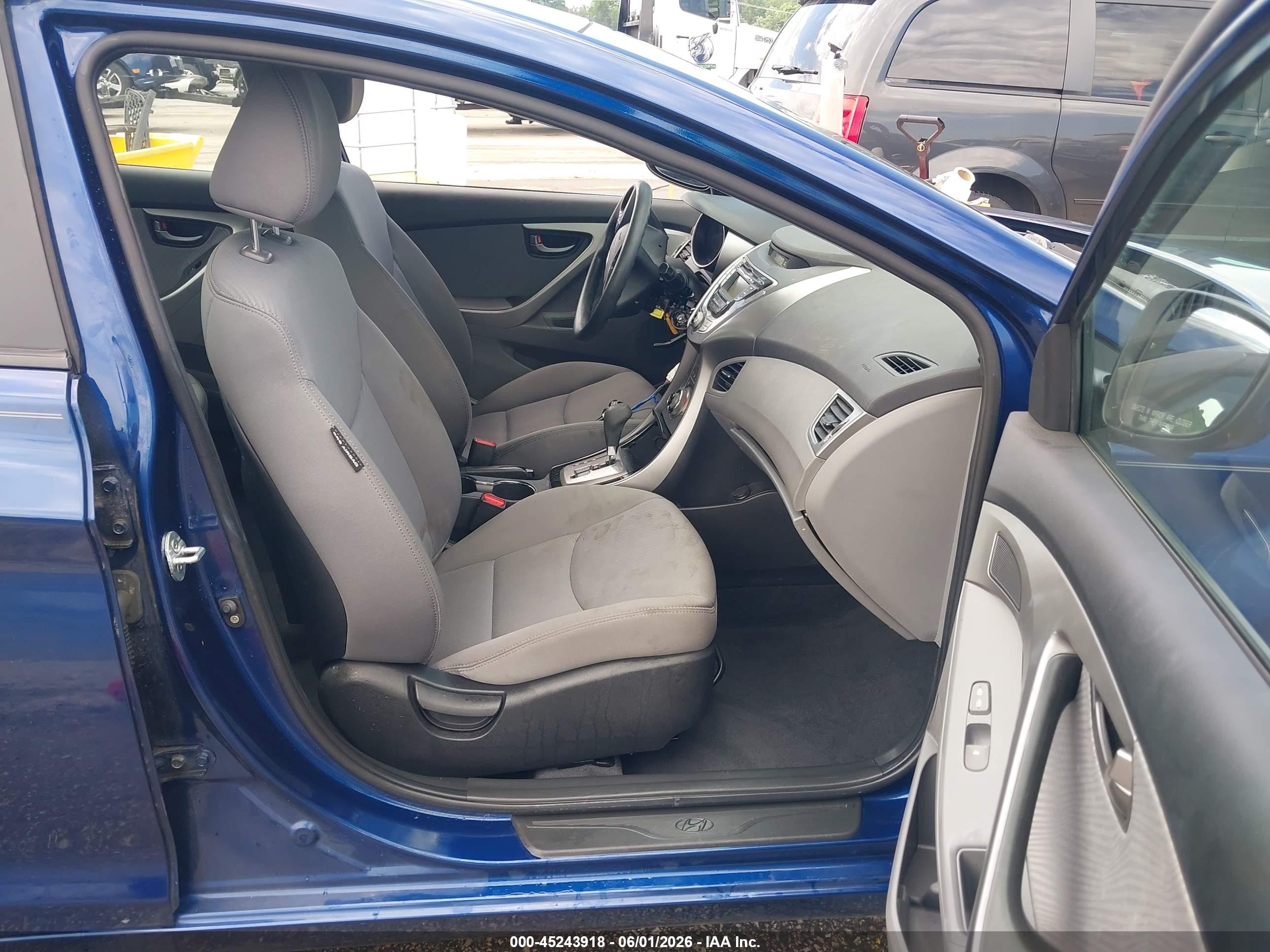 2013 Hyundai Elantra Gls Blue vin: KMHDH4AE4DU557452