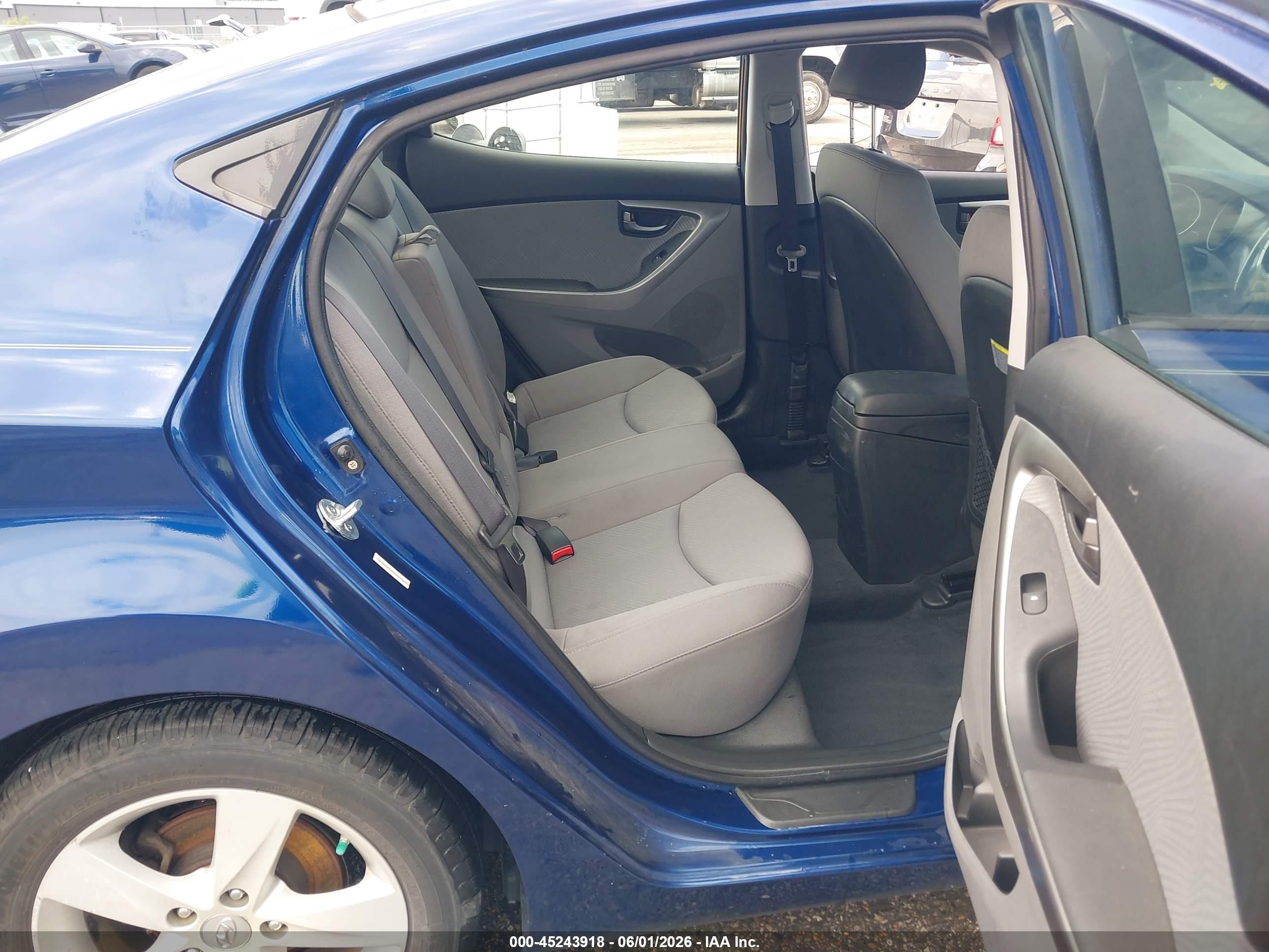 2013 Hyundai Elantra Gls Blue vin: KMHDH4AE4DU557452