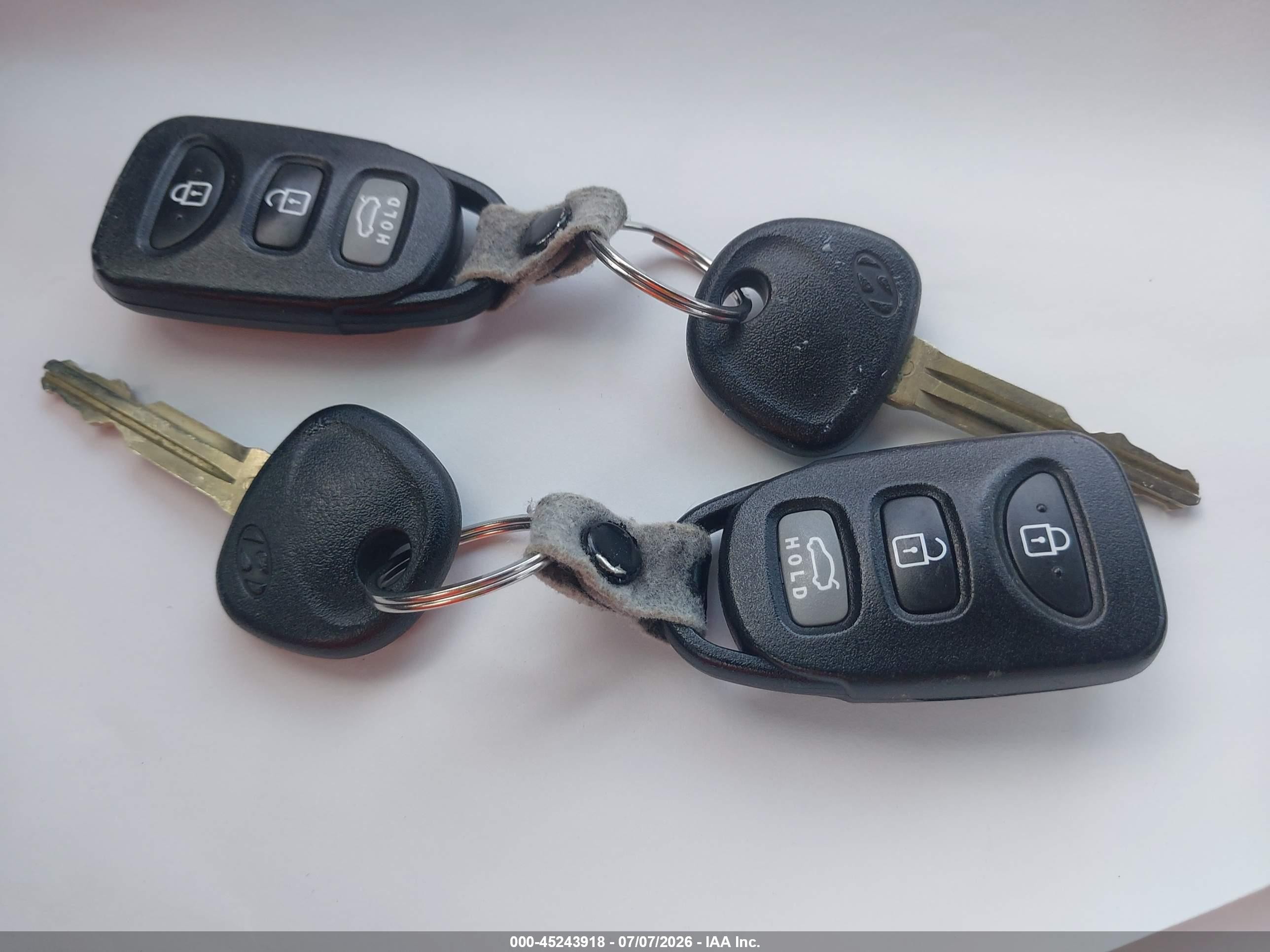 2013 Hyundai Elantra Gls Blue vin: KMHDH4AE4DU557452
