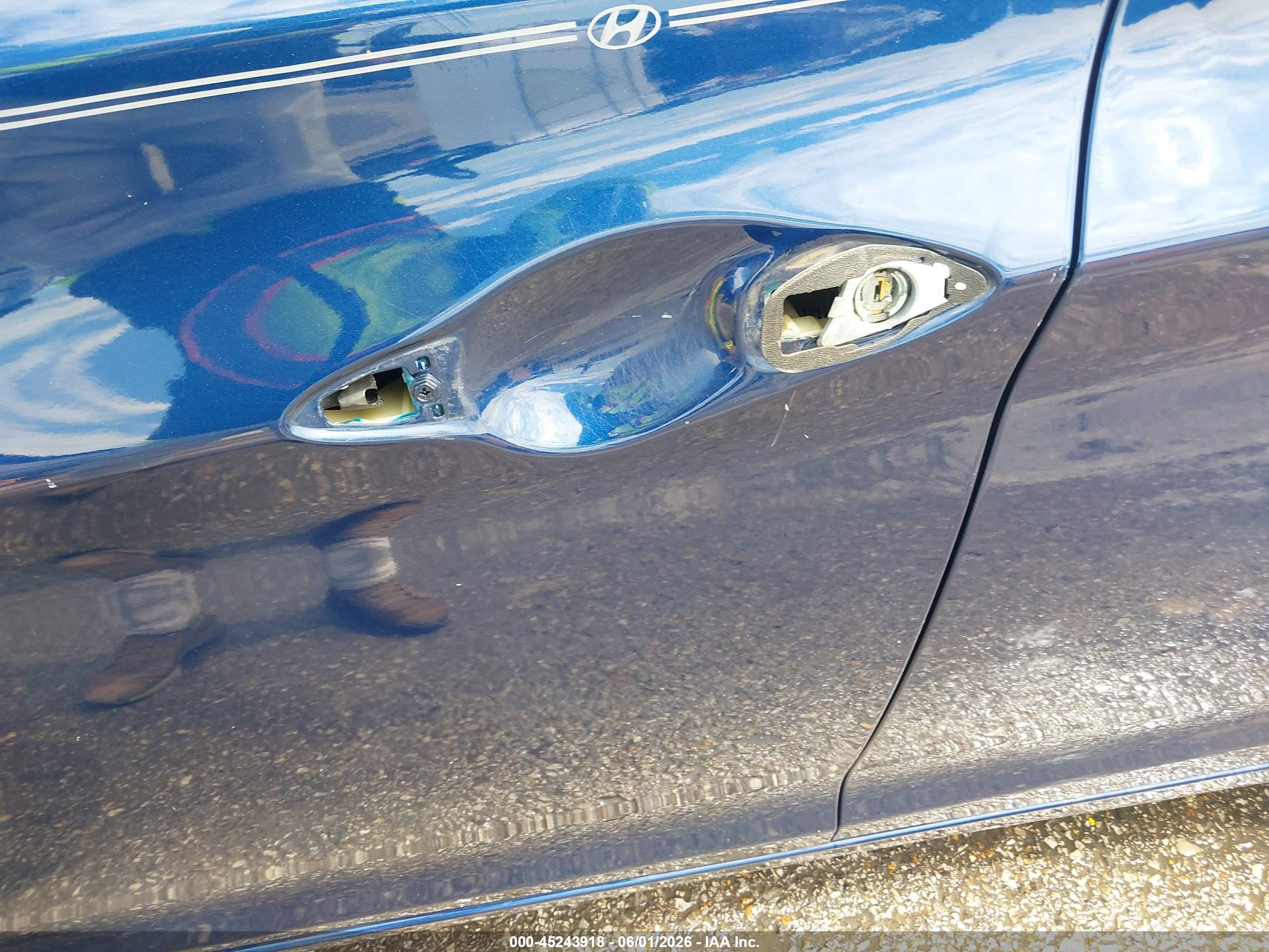 2013 Hyundai Elantra Gls Blue vin: KMHDH4AE4DU557452
