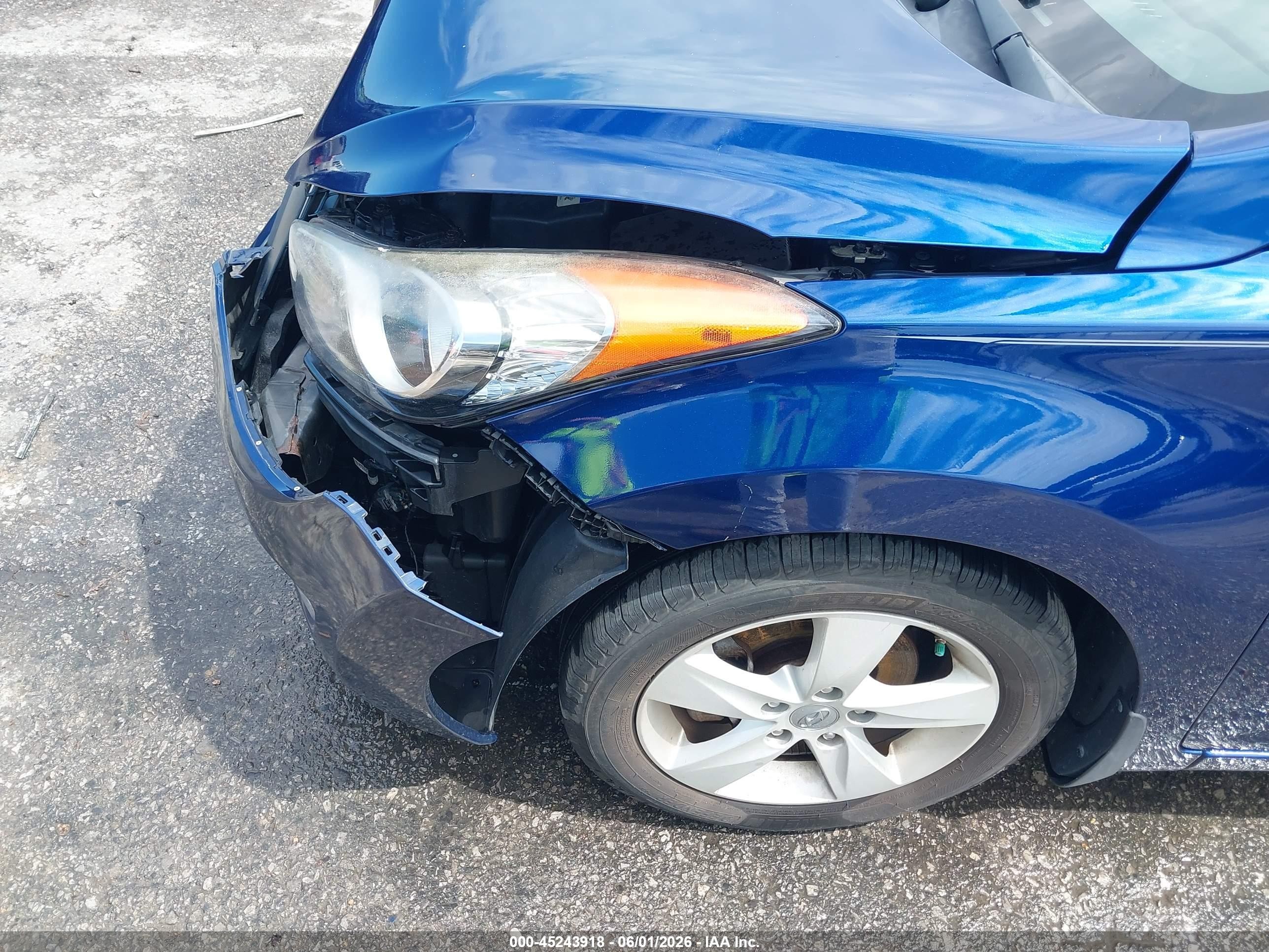 2013 Hyundai Elantra Gls Blue vin: KMHDH4AE4DU557452