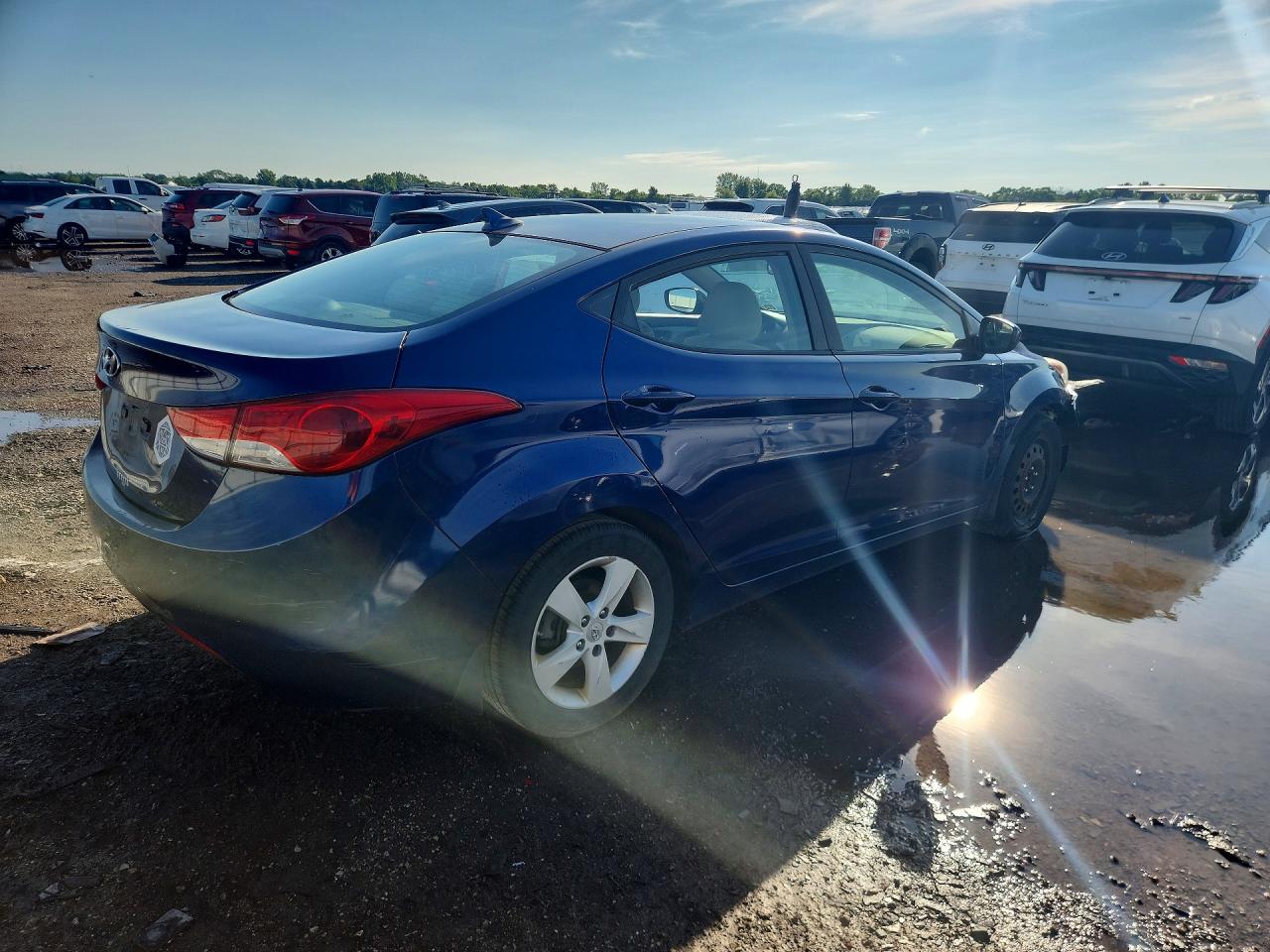 2013 Hyundai Elantra Gls Blue vin: KMHDH4AE4DU561243