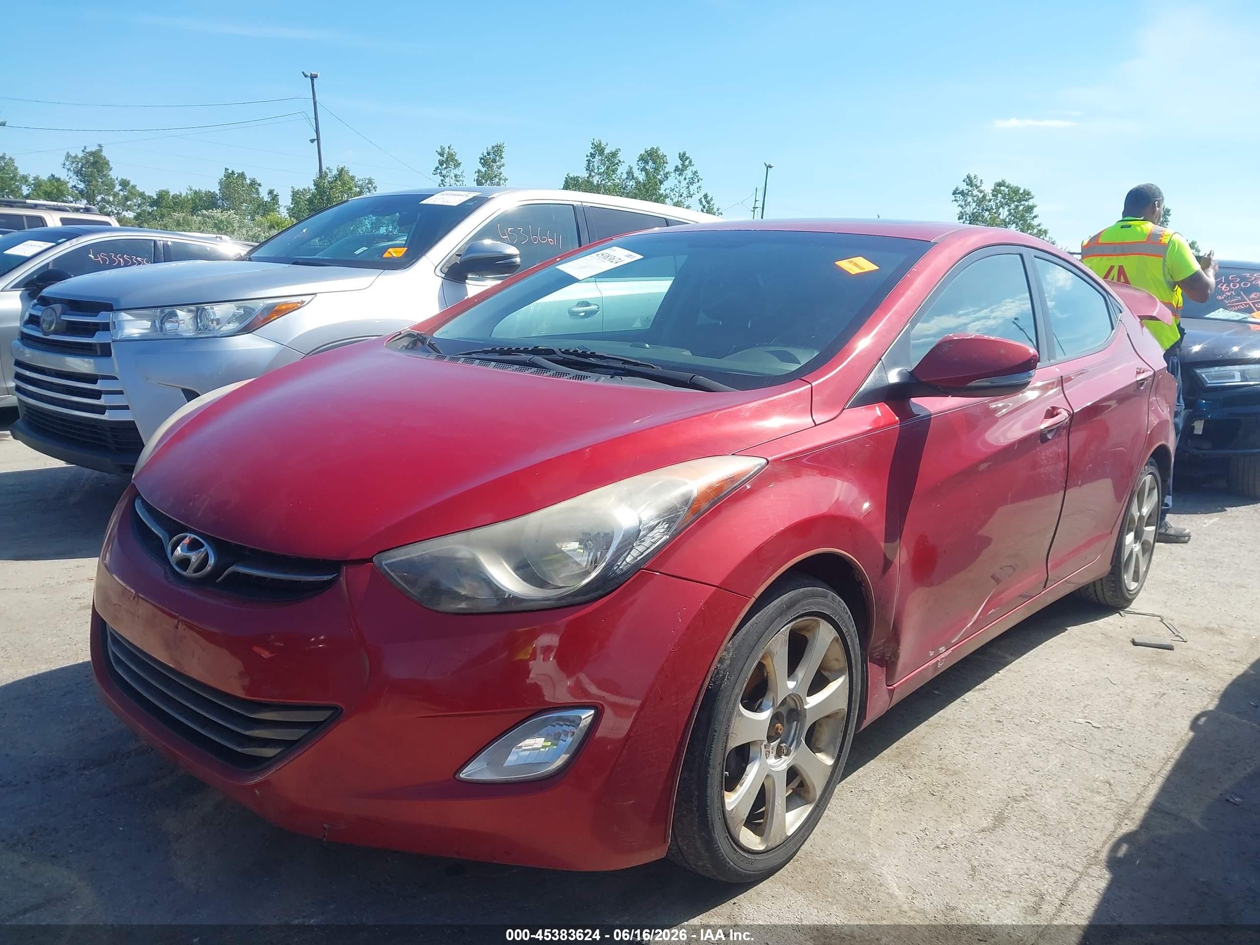 2013 Hyundai Elantra Limited Red vin: KMHDH4AE4DU561324