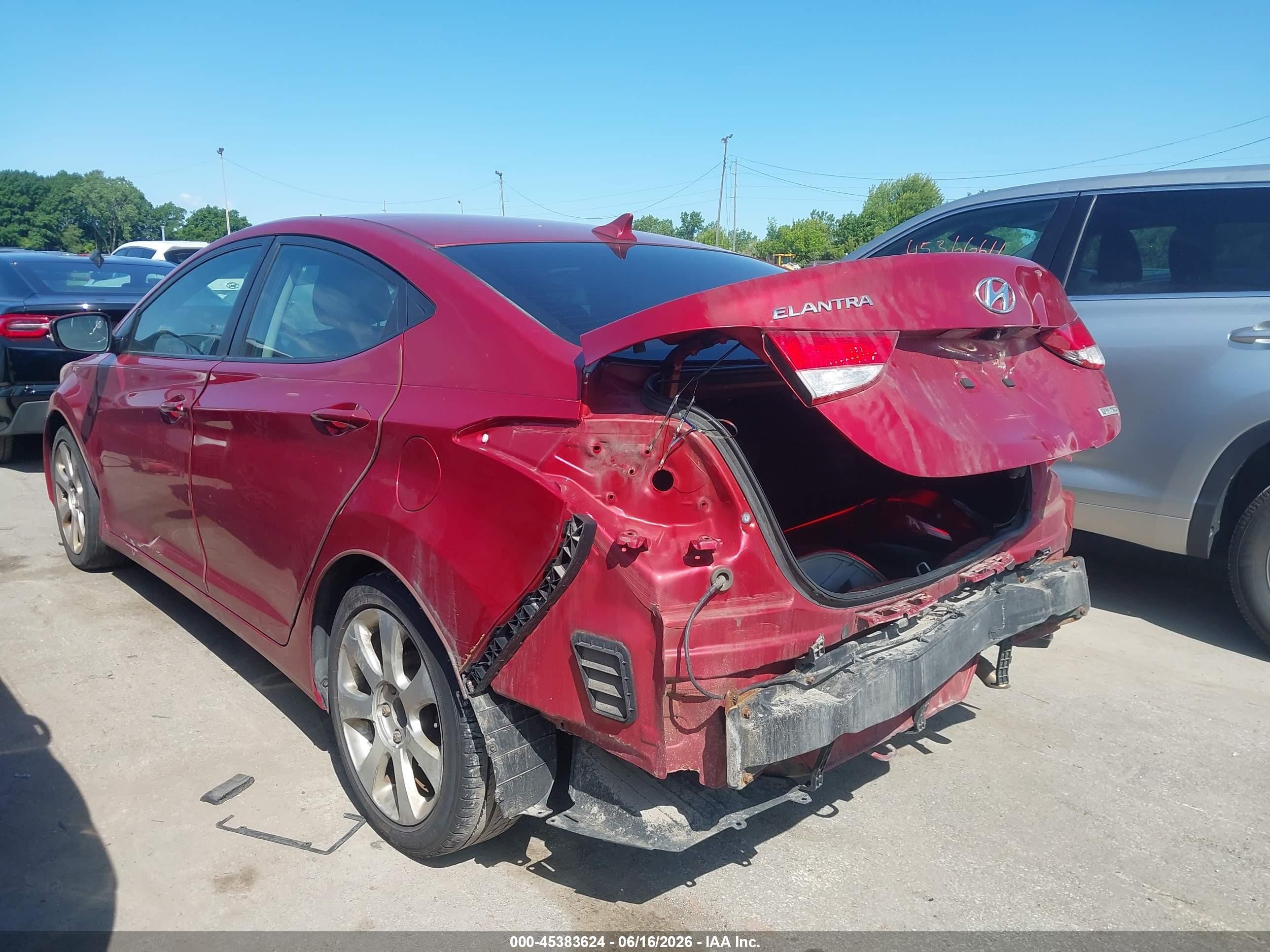 2013 Hyundai Elantra Limited Red vin: KMHDH4AE4DU561324
