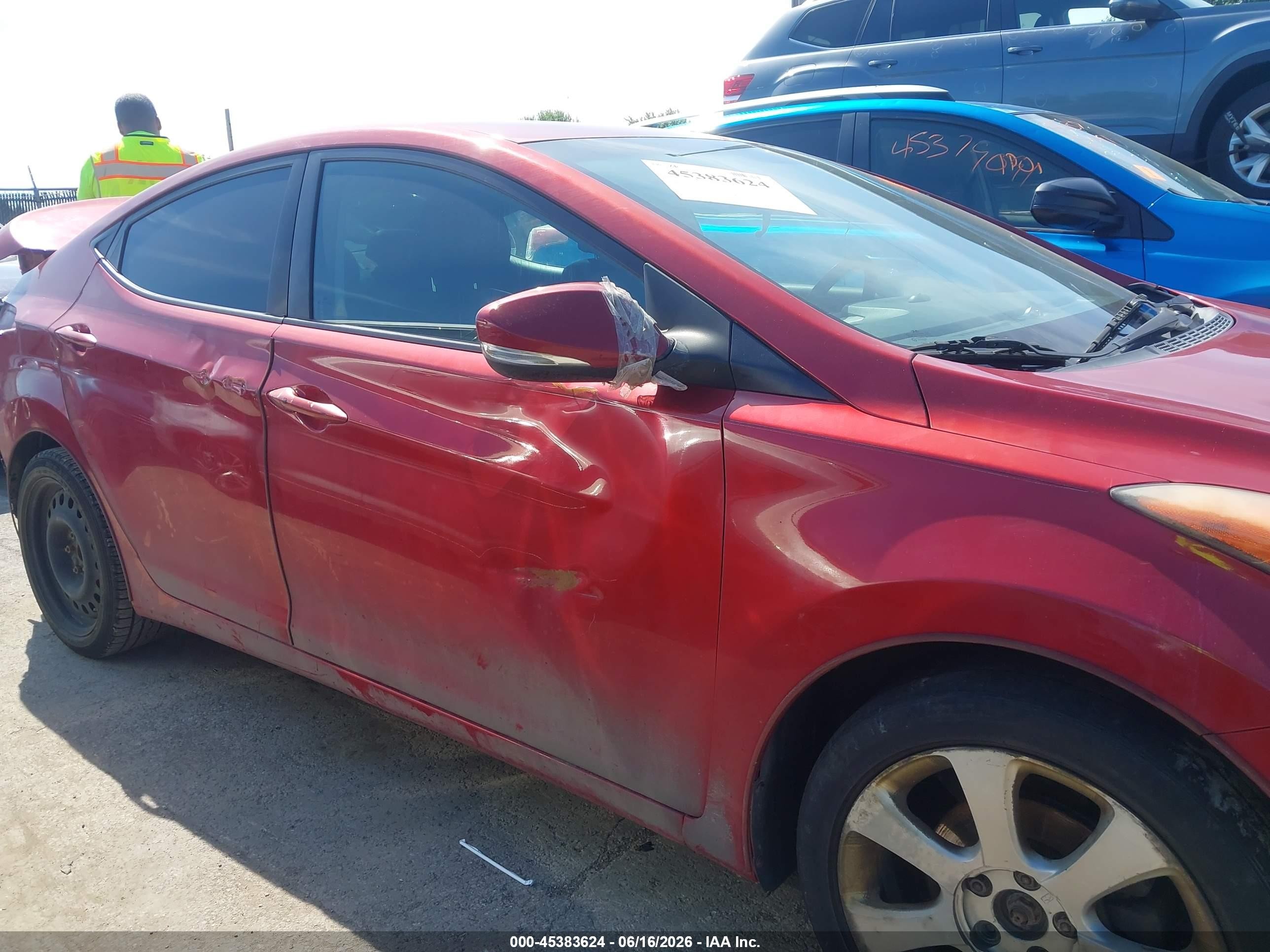 2013 Hyundai Elantra Limited Red vin: KMHDH4AE4DU561324
