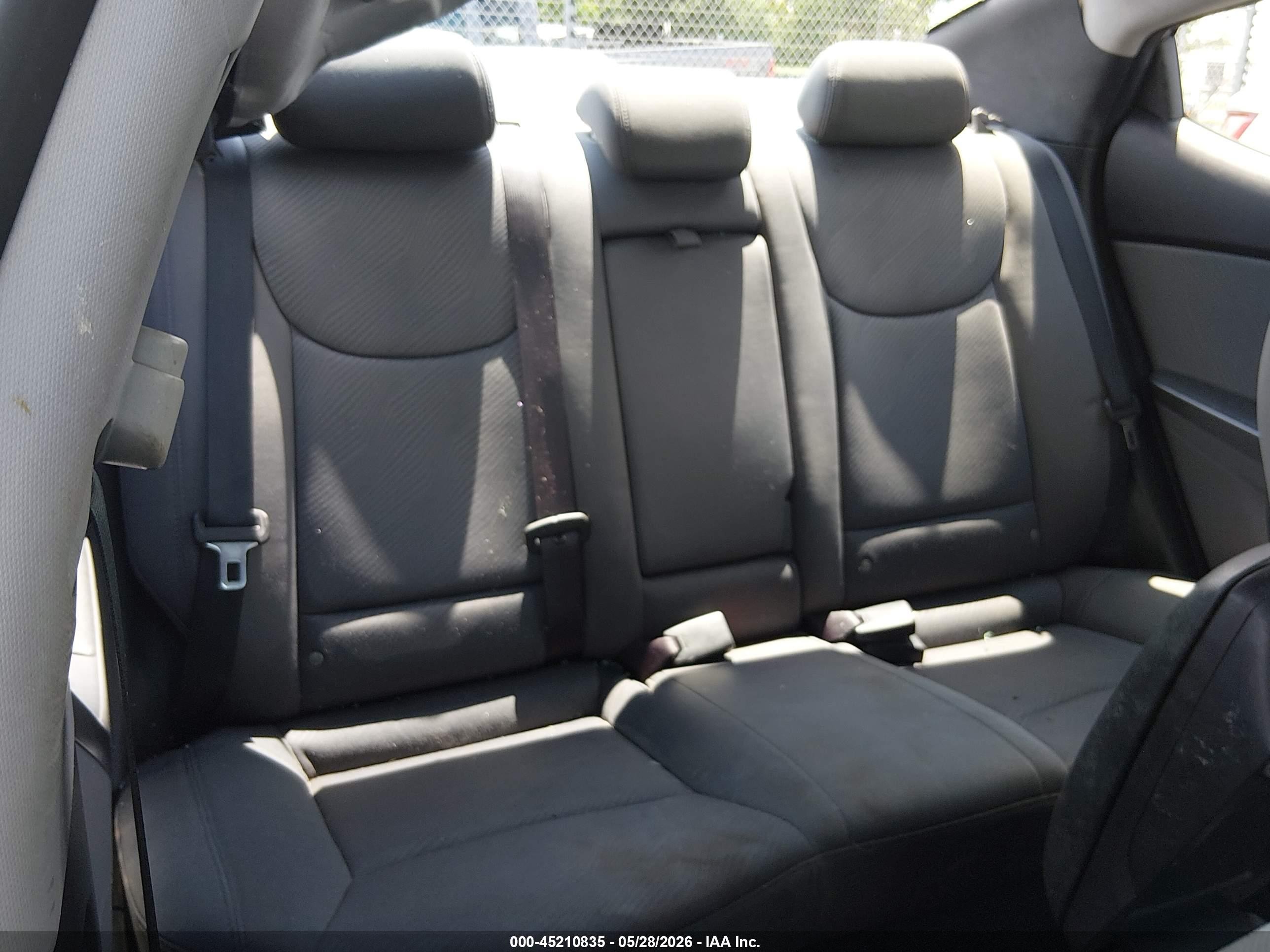 2013 Hyundai Elantra Gls Серебряный vin: KMHDH4AE4DU584361