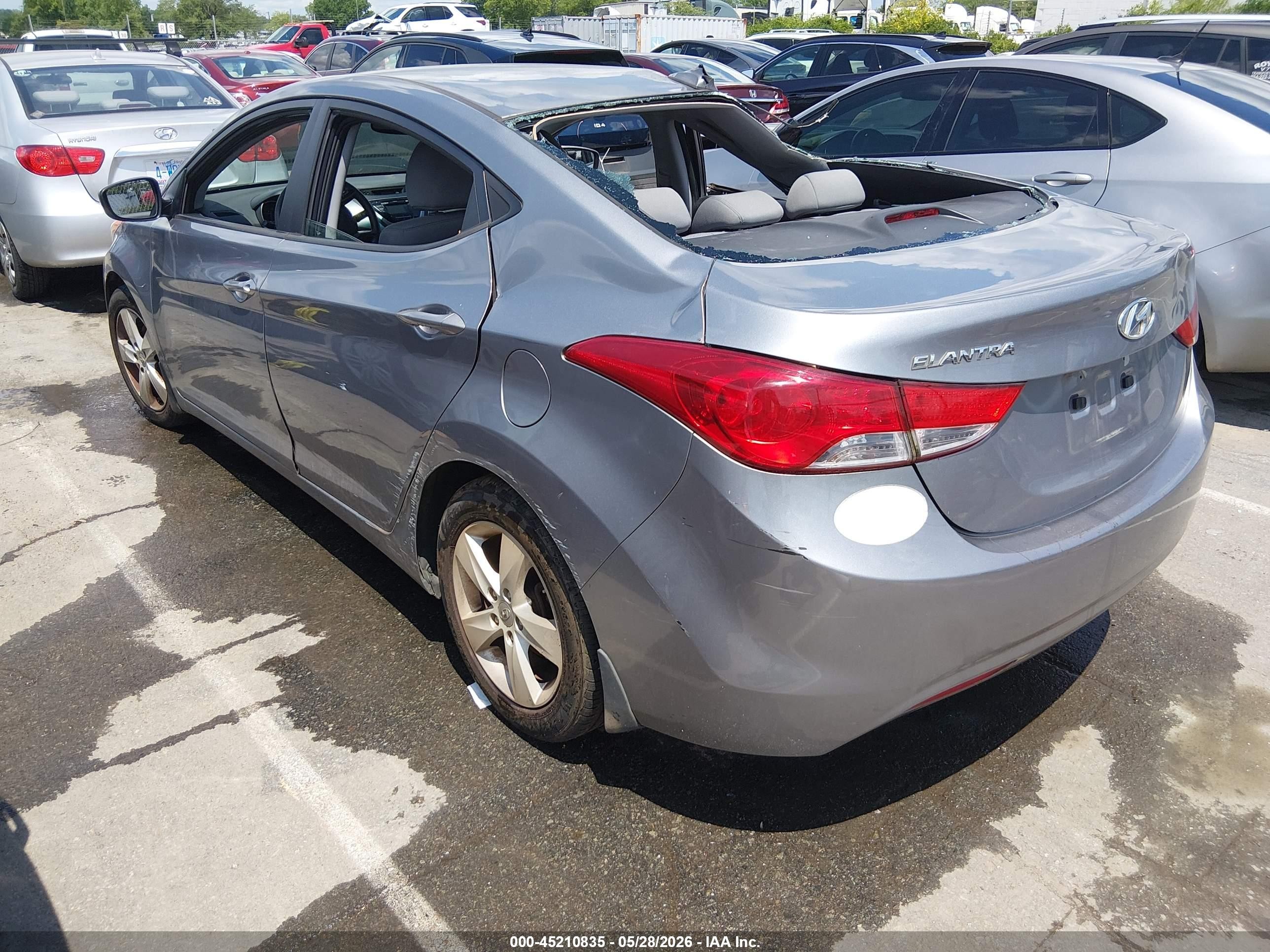 2013 Hyundai Elantra Gls Серебряный vin: KMHDH4AE4DU584361