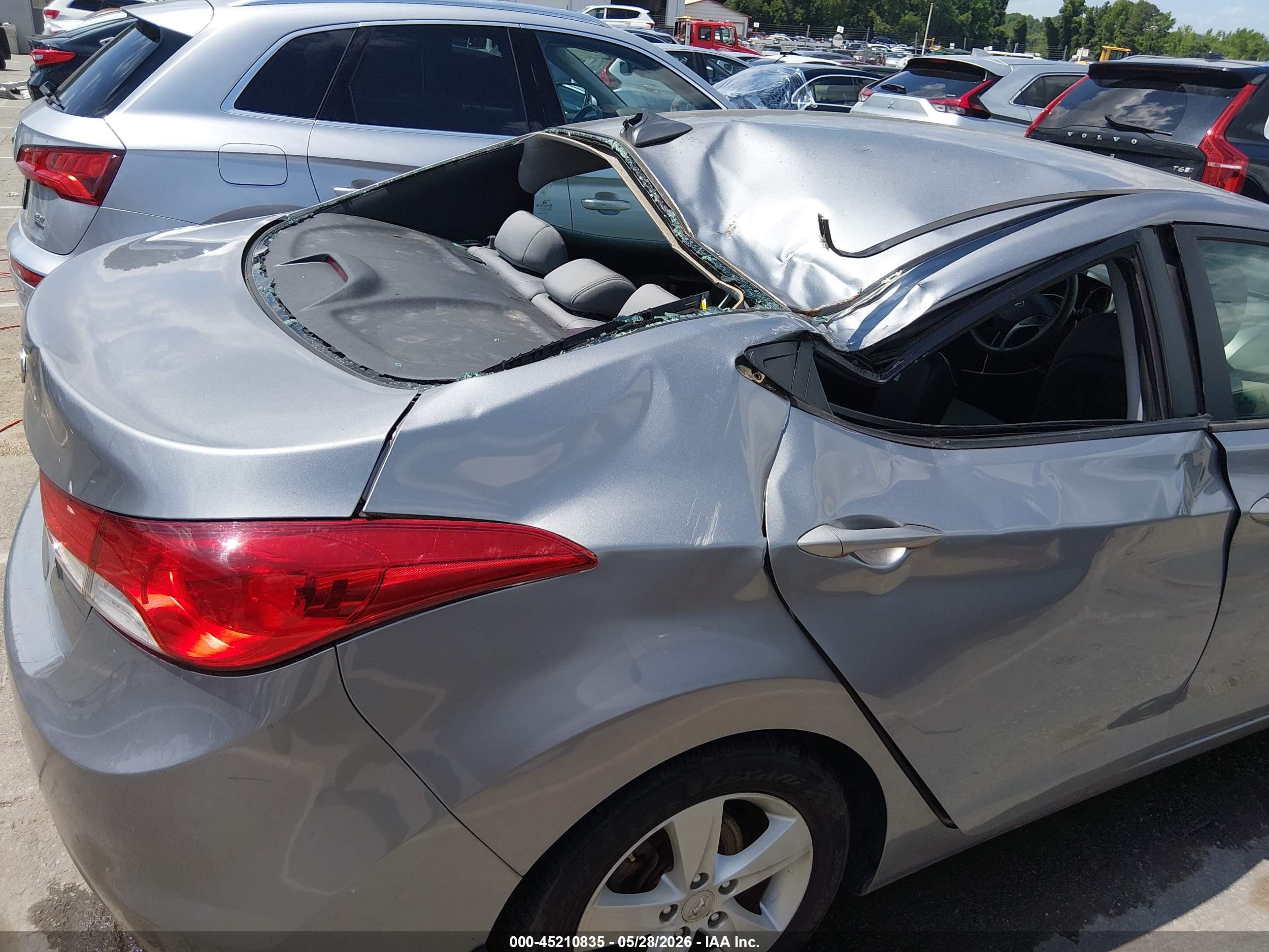 2013 Hyundai Elantra Gls Серебряный vin: KMHDH4AE4DU584361