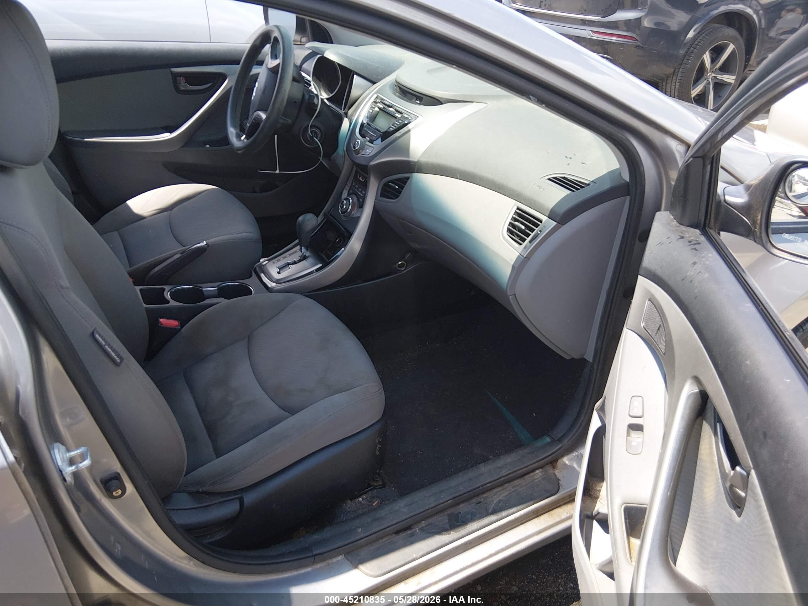 2013 Hyundai Elantra Gls Серебряный vin: KMHDH4AE4DU584361
