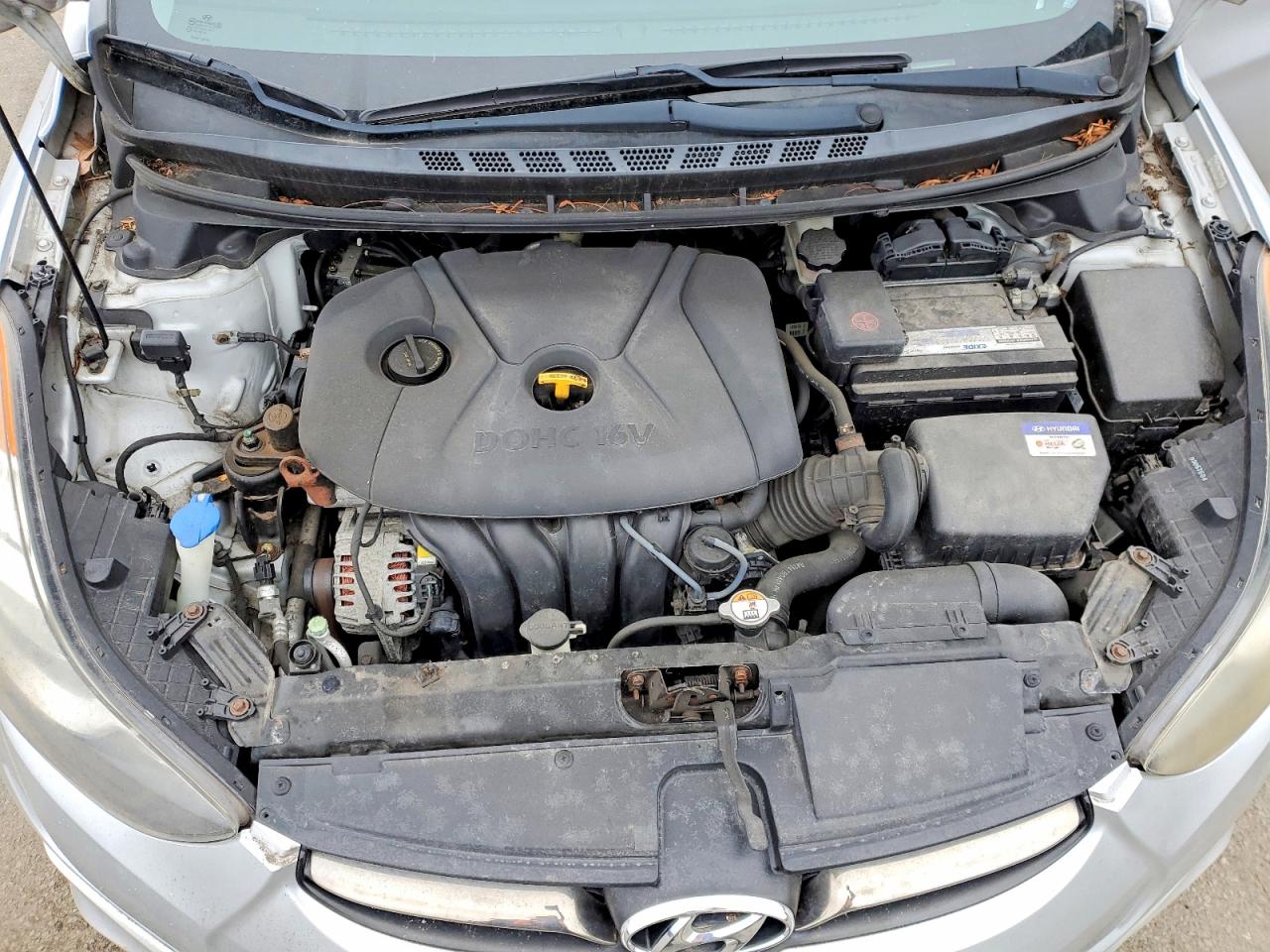 2013 Hyundai Elantra Silver vin: KMHDH4AE4DU634952