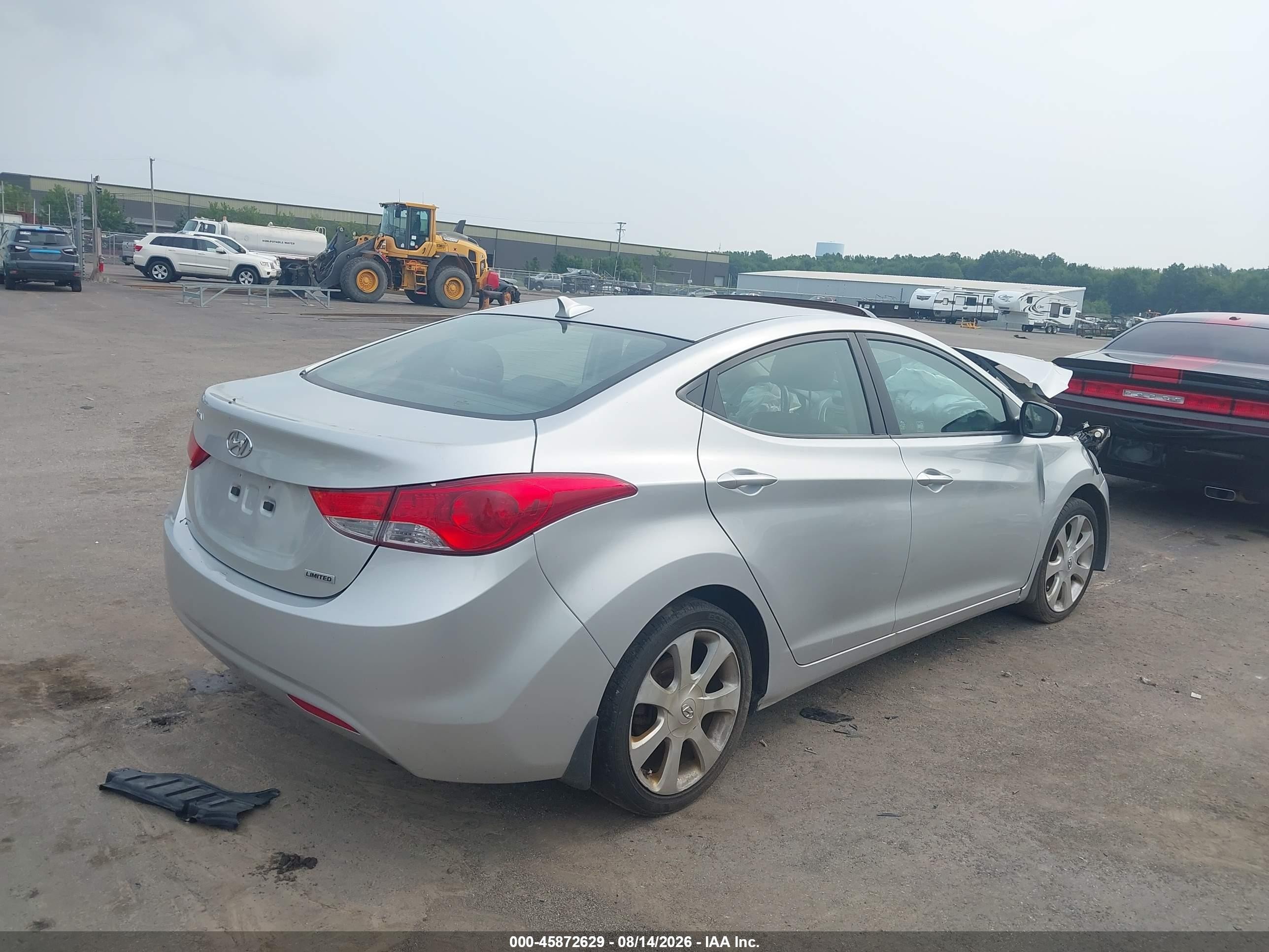 2013 Hyundai Elantra Limited Silver vin: KMHDH4AE4DU637558