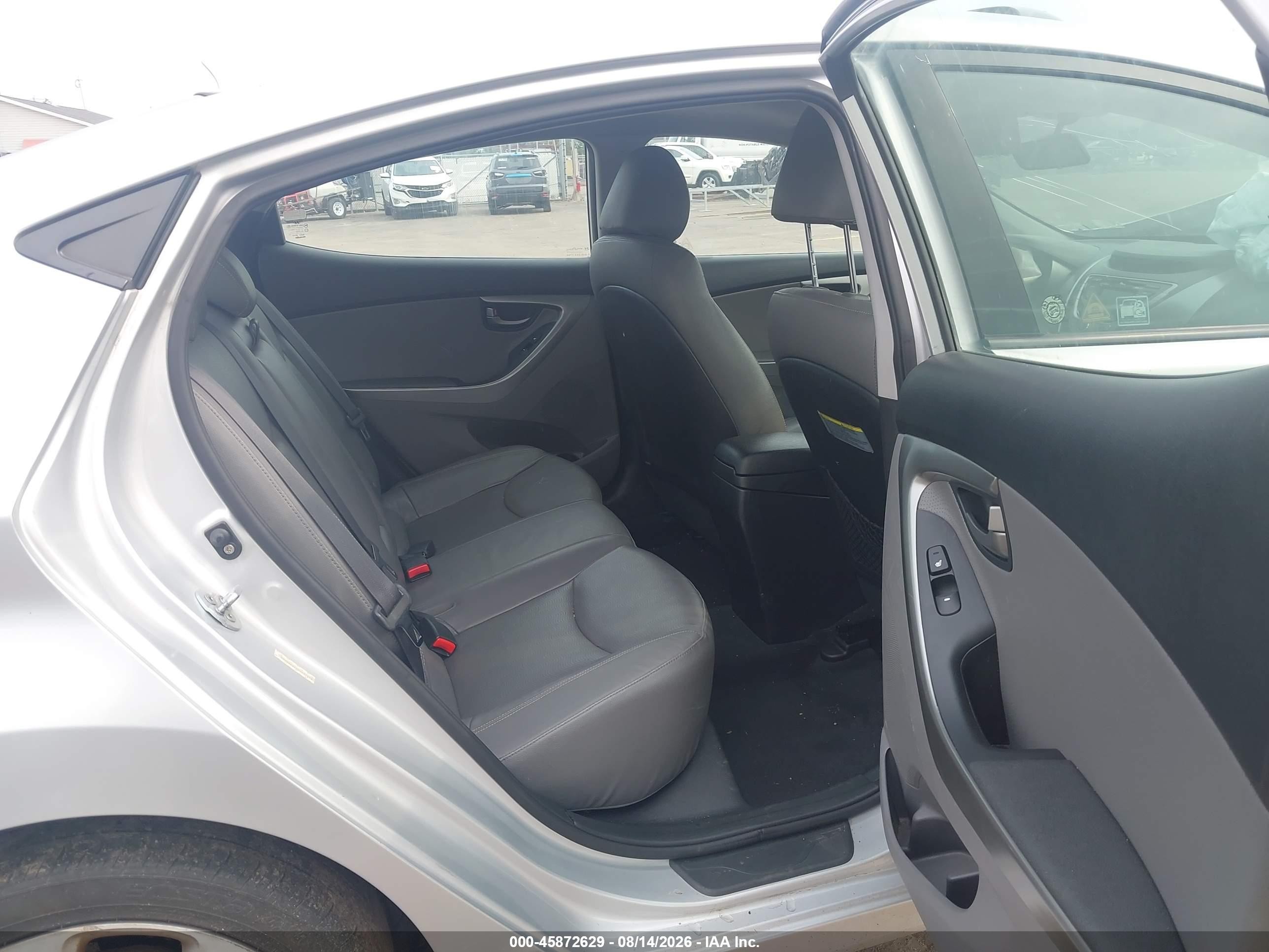 2013 Hyundai Elantra Limited Silver vin: KMHDH4AE4DU637558