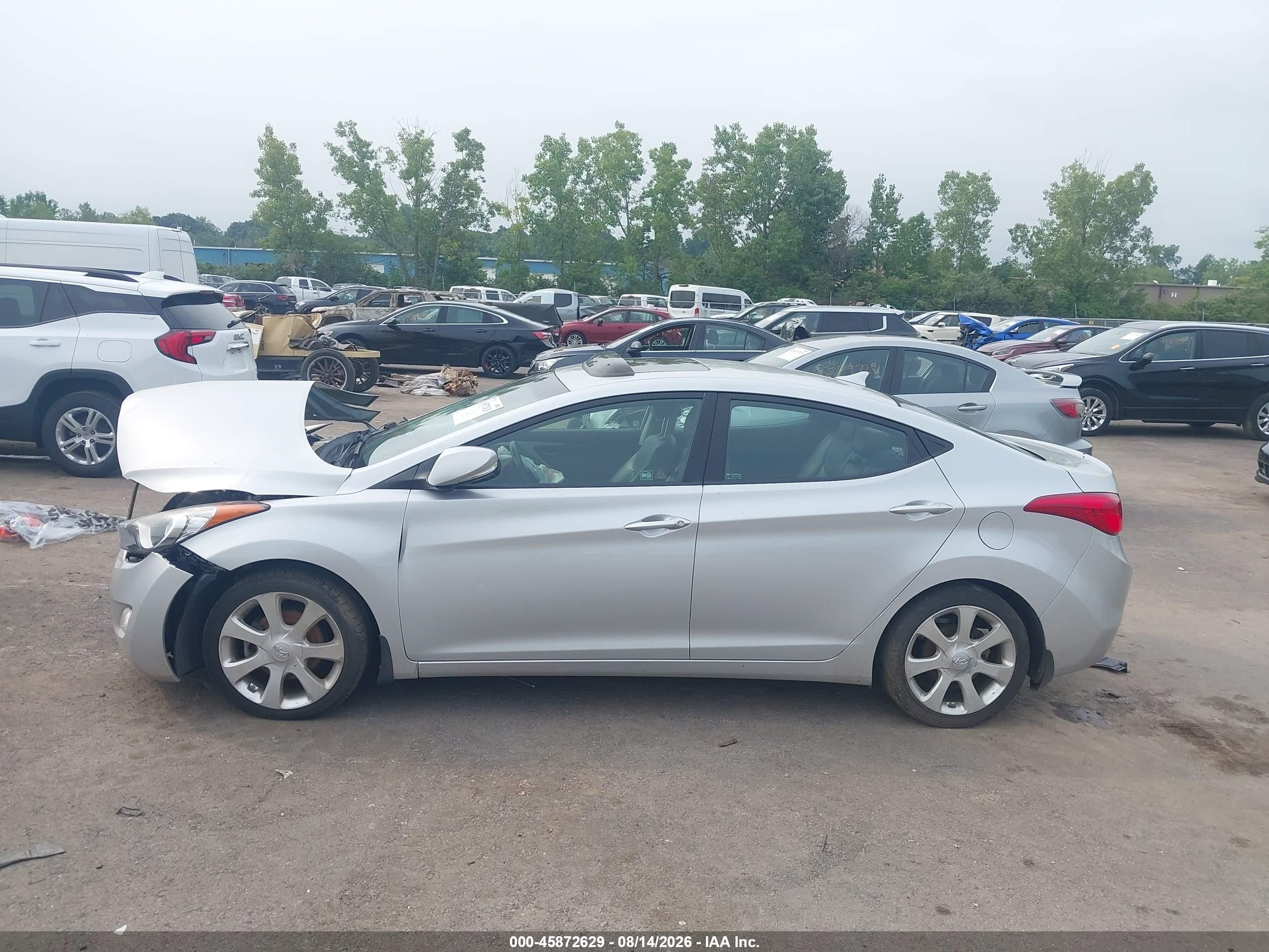 2013 Hyundai Elantra Limited Silver vin: KMHDH4AE4DU637558