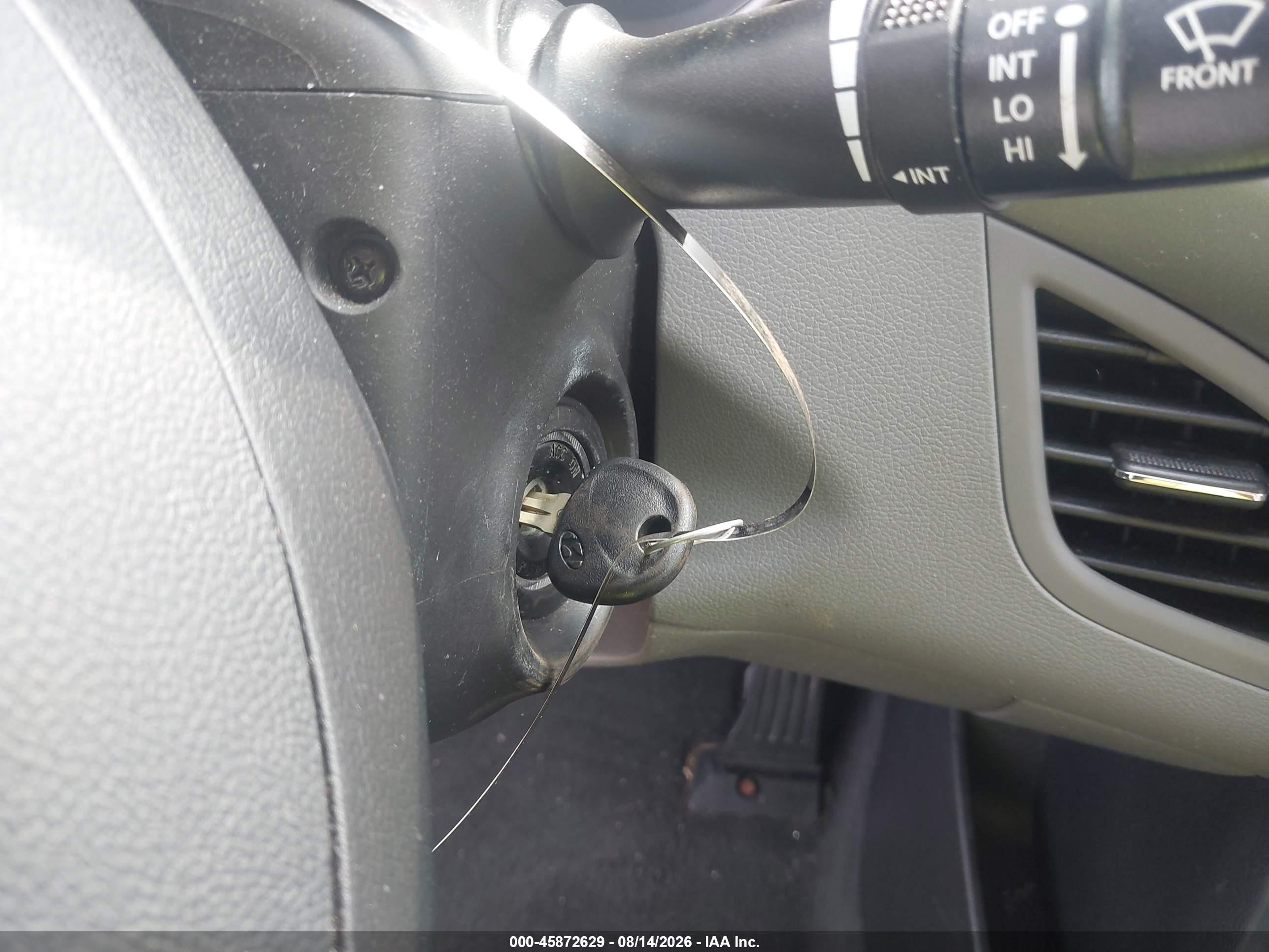 2013 Hyundai Elantra Limited Silver vin: KMHDH4AE4DU637558