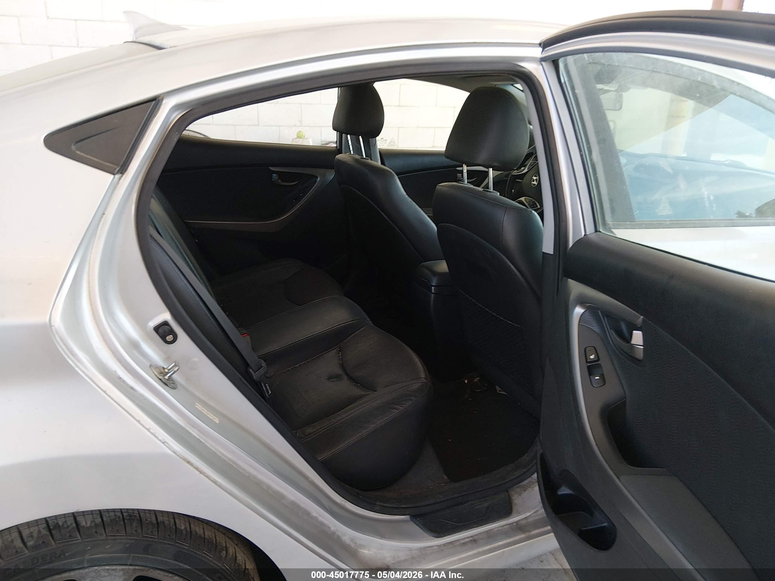 2013 Hyundai Elantra Limited Silver vin: KMHDH4AE4DU864040