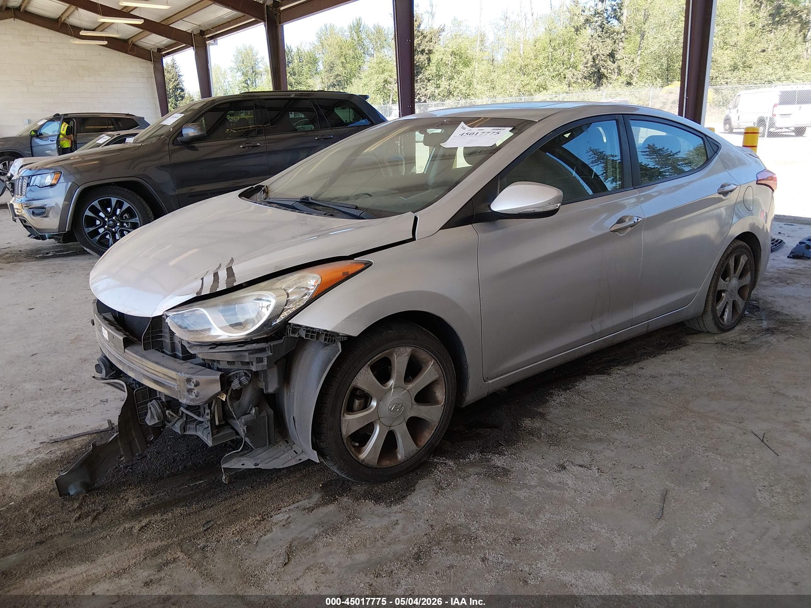 2013 Hyundai Elantra Limited Silver vin: KMHDH4AE4DU864040