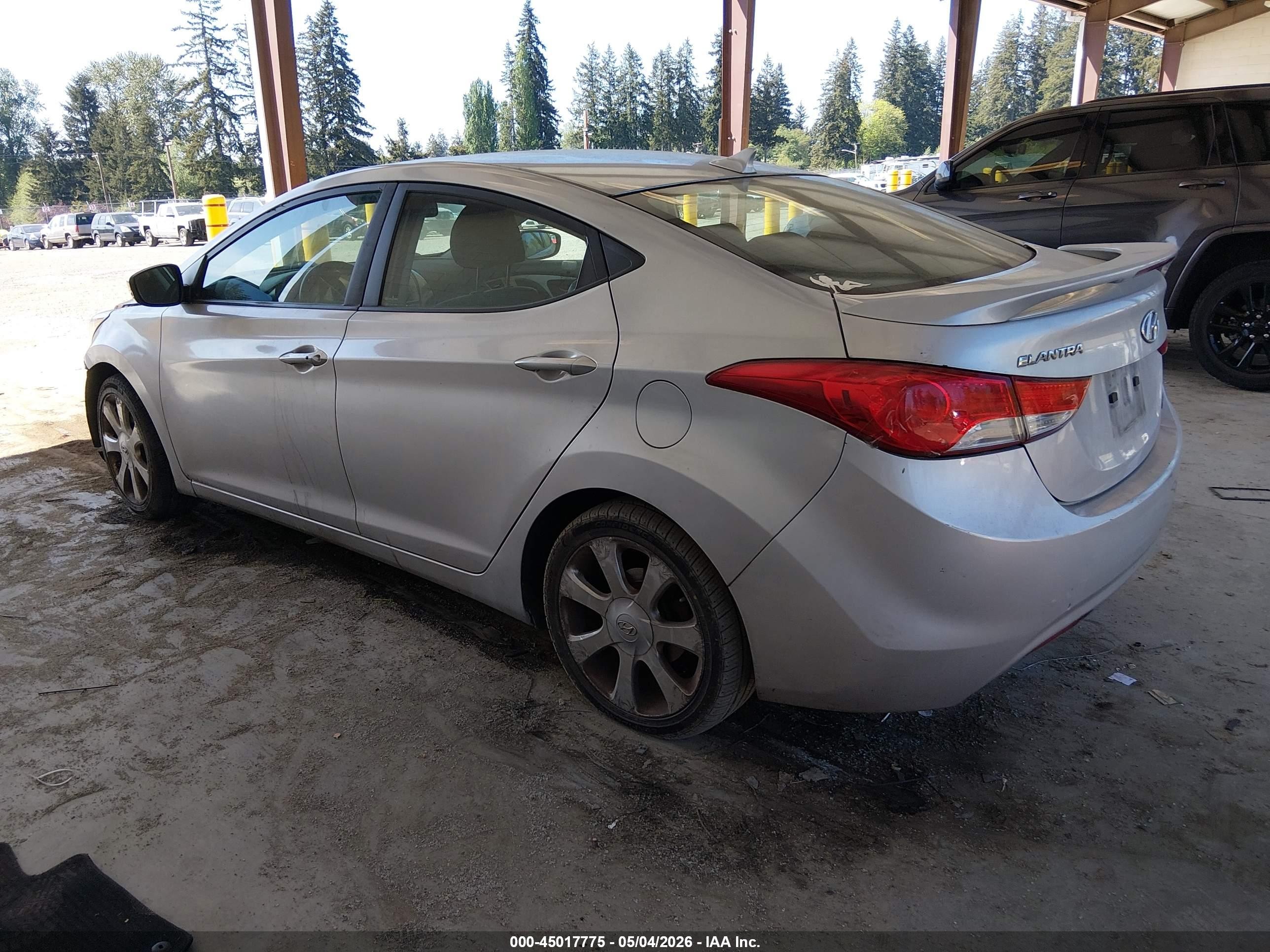 2013 Hyundai Elantra Limited Silver vin: KMHDH4AE4DU864040