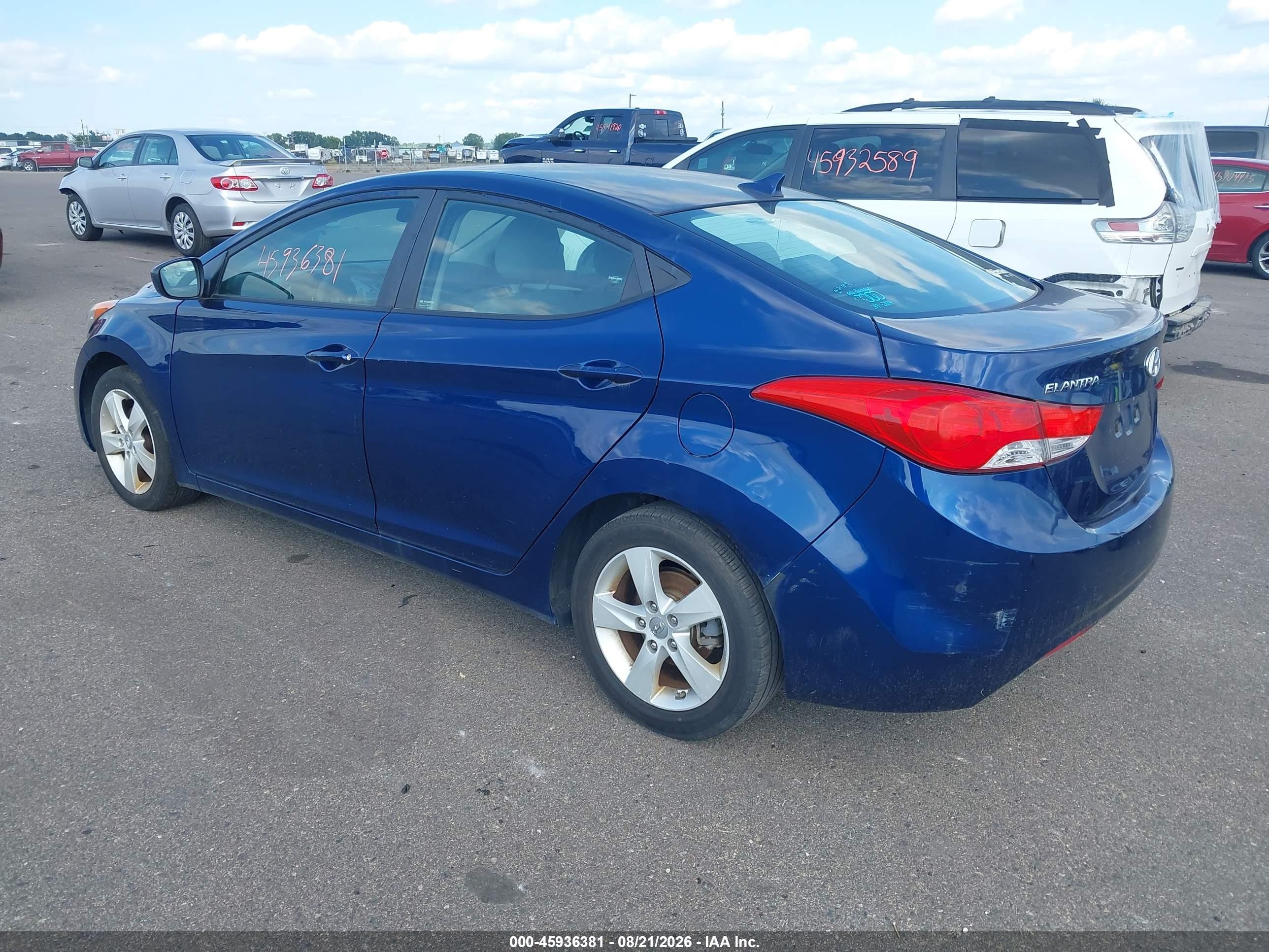 2013 Hyundai Elantra Gls Blue vin: KMHDH4AE4DU877497