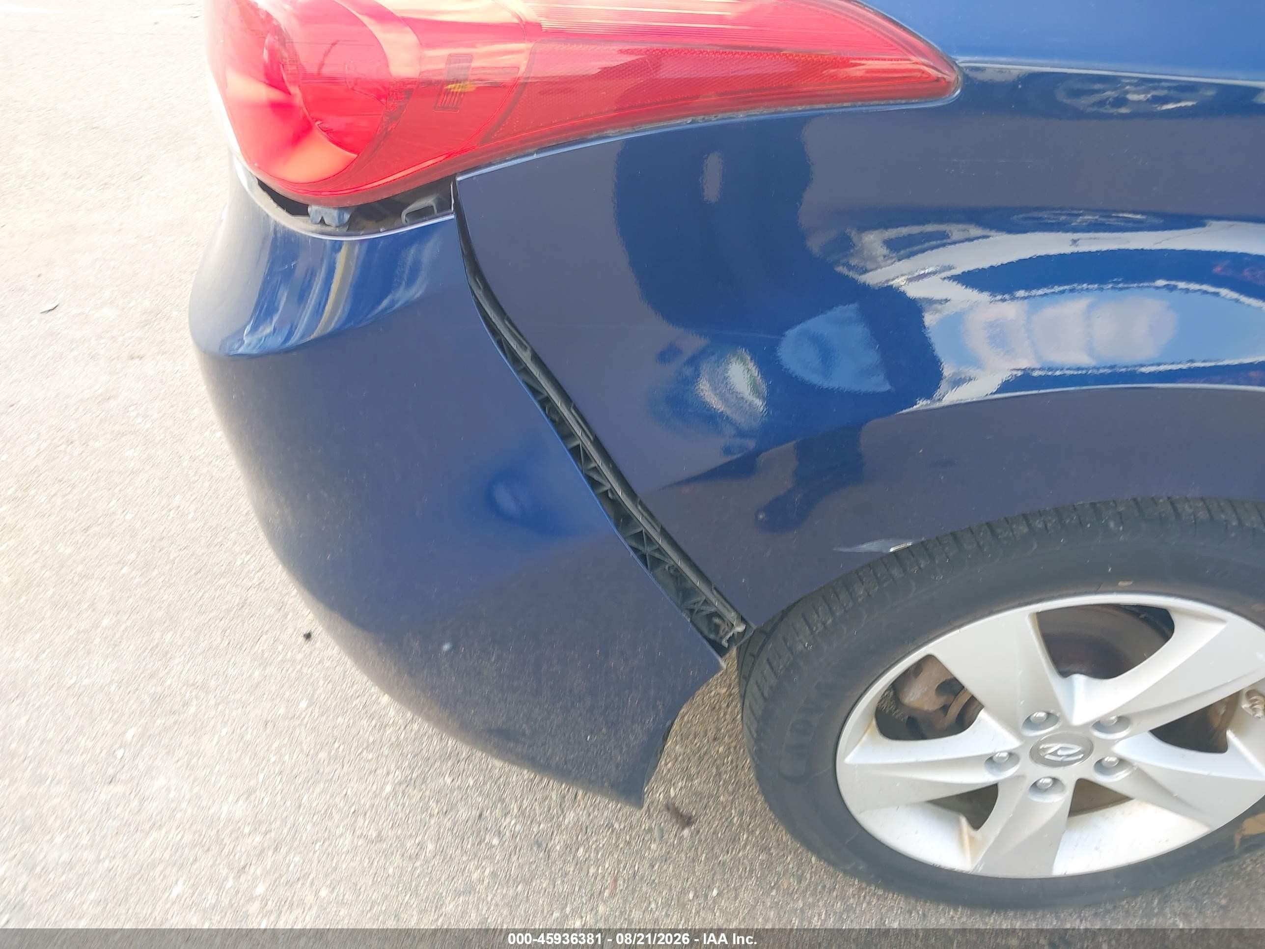 2013 Hyundai Elantra Gls Blue vin: KMHDH4AE4DU877497