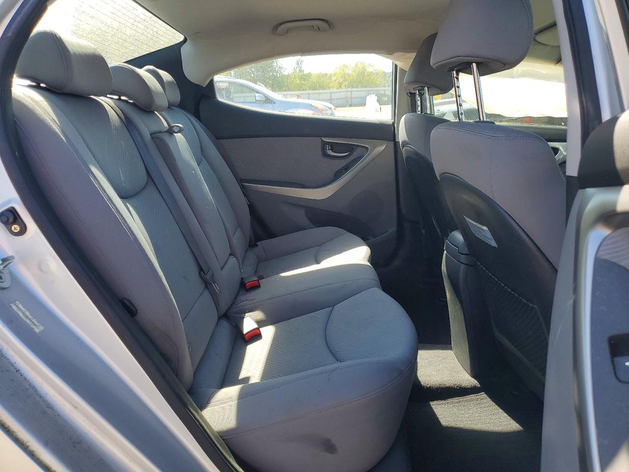 2013 Hyundai Elantra Gls Серебряный vin: KMHDH4AE4DU883039