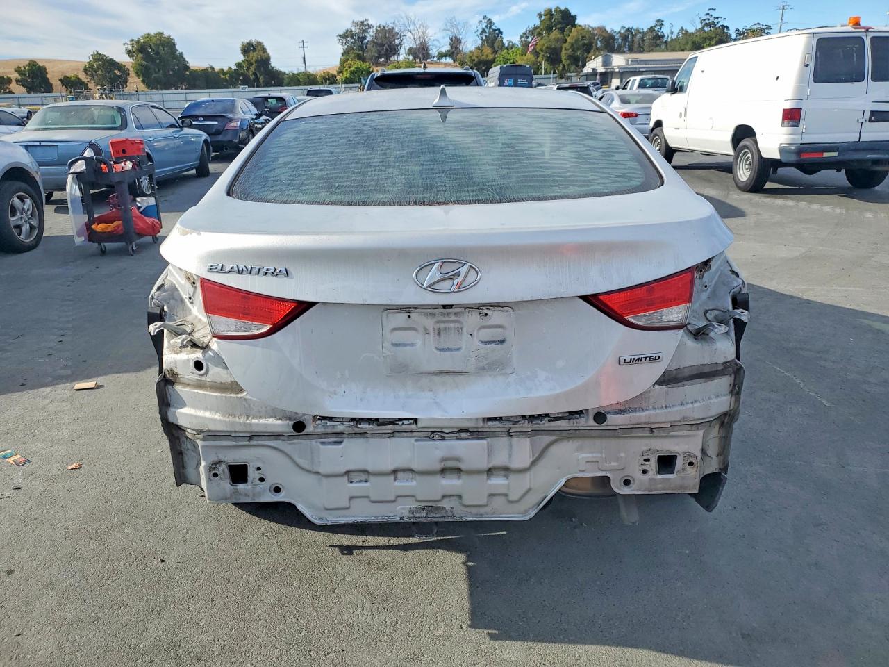 2013 Hyundai Elantra Limited Silver vin: KMHDH4AE4DU919571