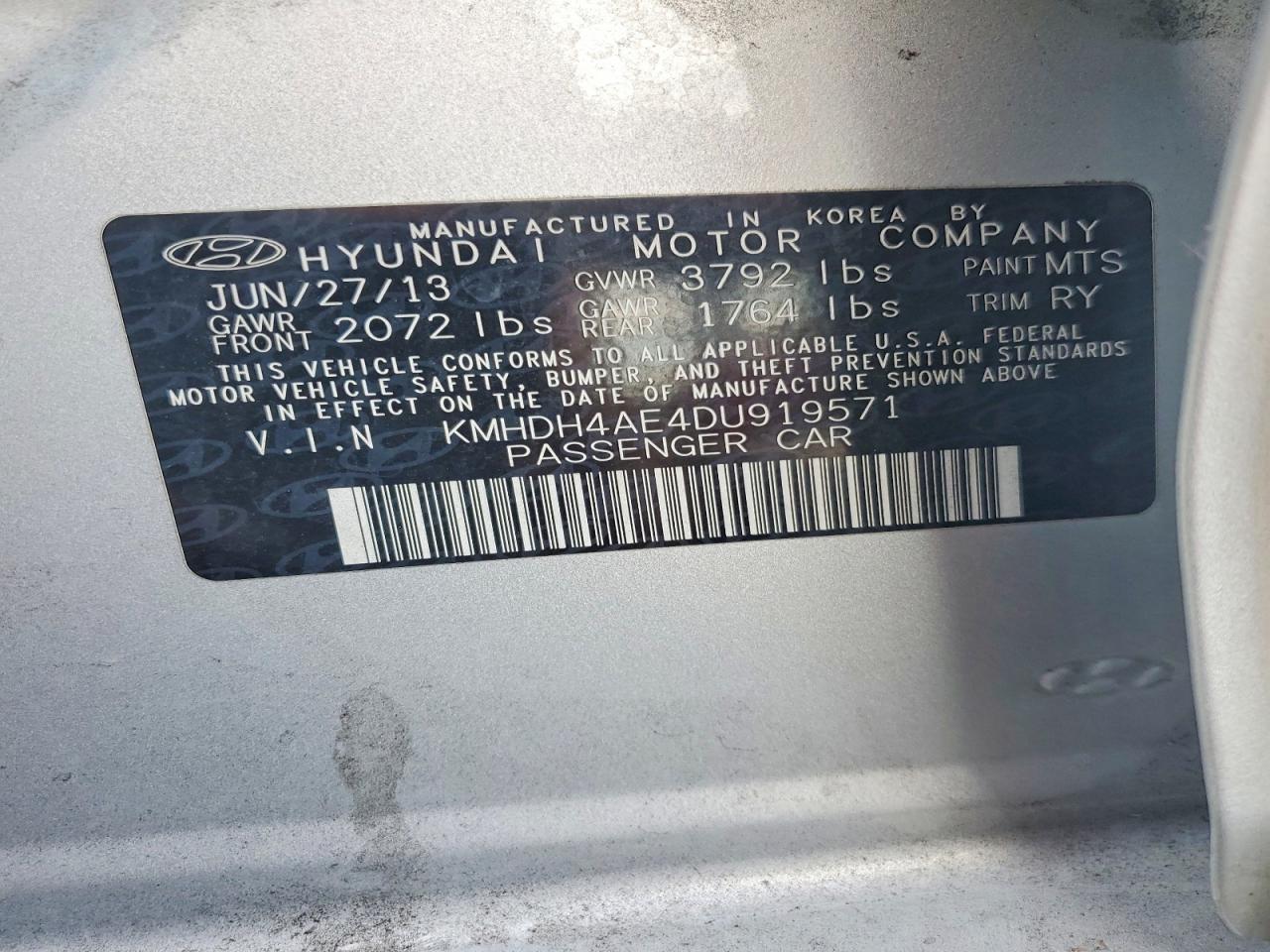 2013 Hyundai Elantra Limited Silver vin: KMHDH4AE4DU919571