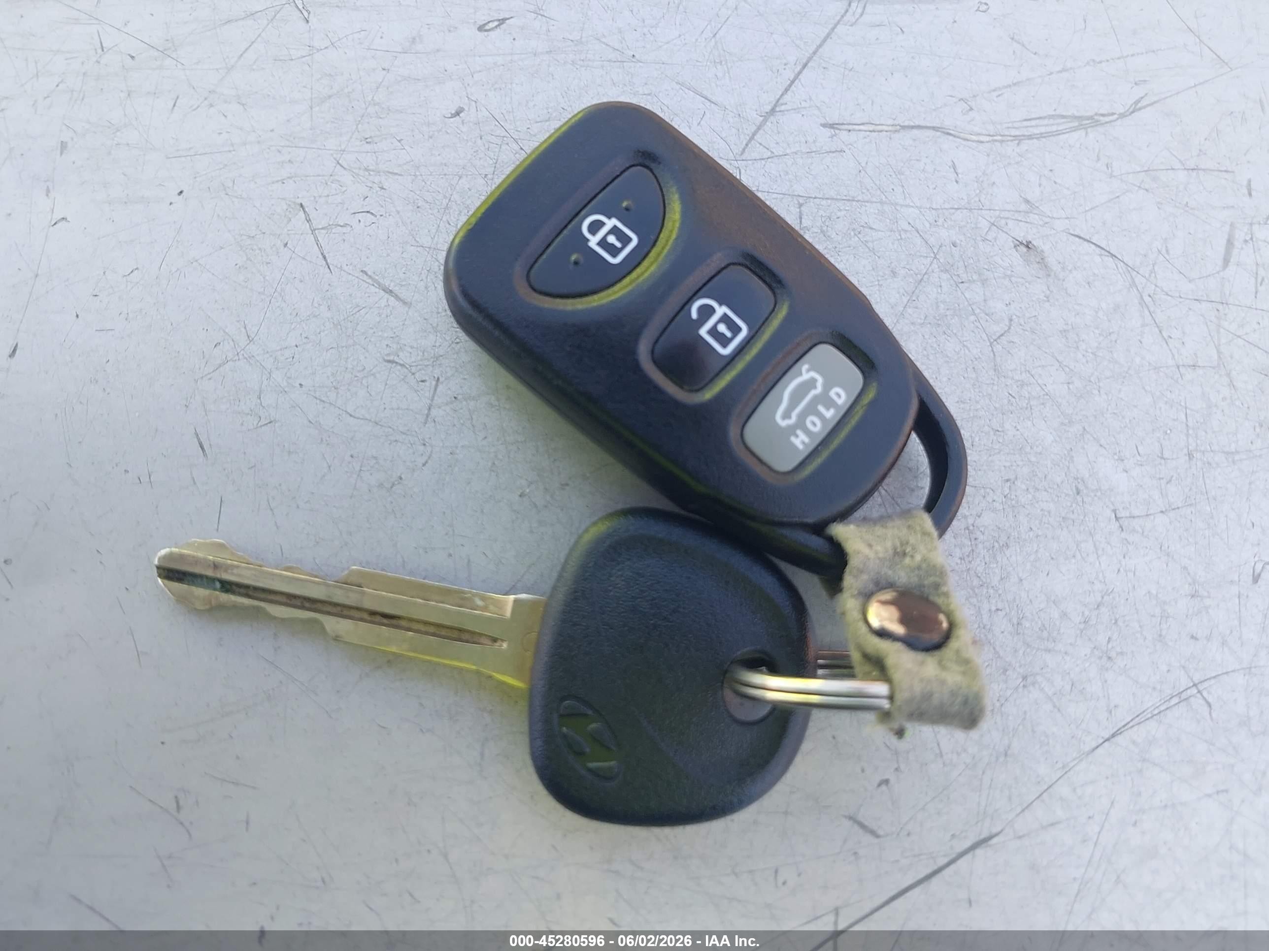 2013 Hyundai Elantra Gls Silver vin: KMHDH4AE4DU949847