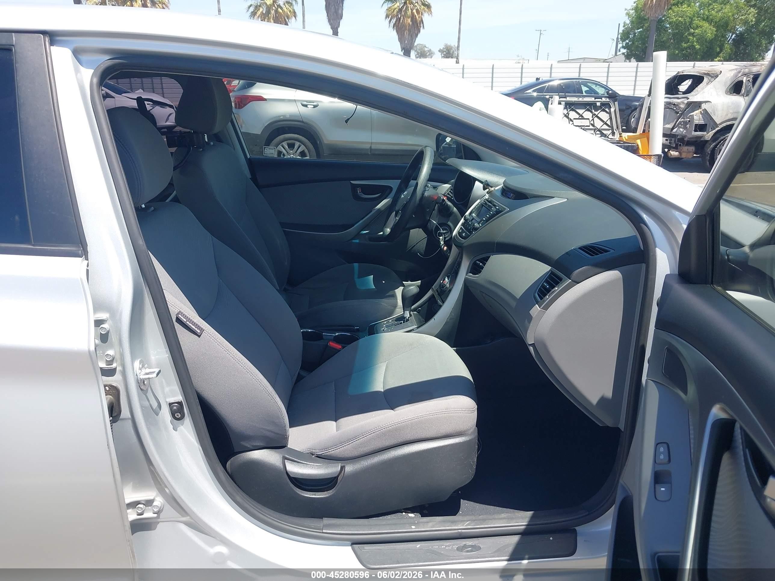 2013 Hyundai Elantra Gls Silver vin: KMHDH4AE4DU949847