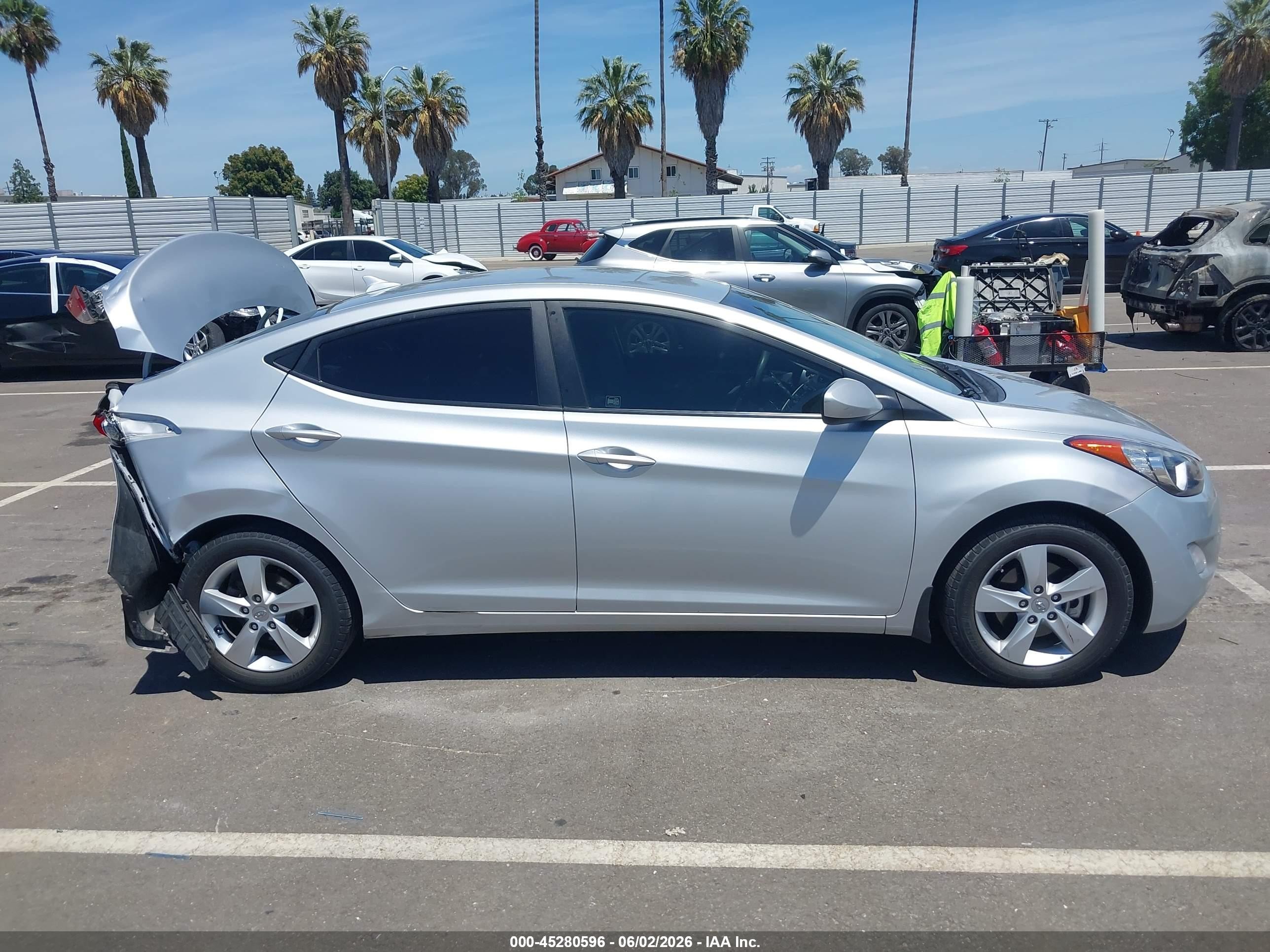 2013 Hyundai Elantra Gls Silver vin: KMHDH4AE4DU949847